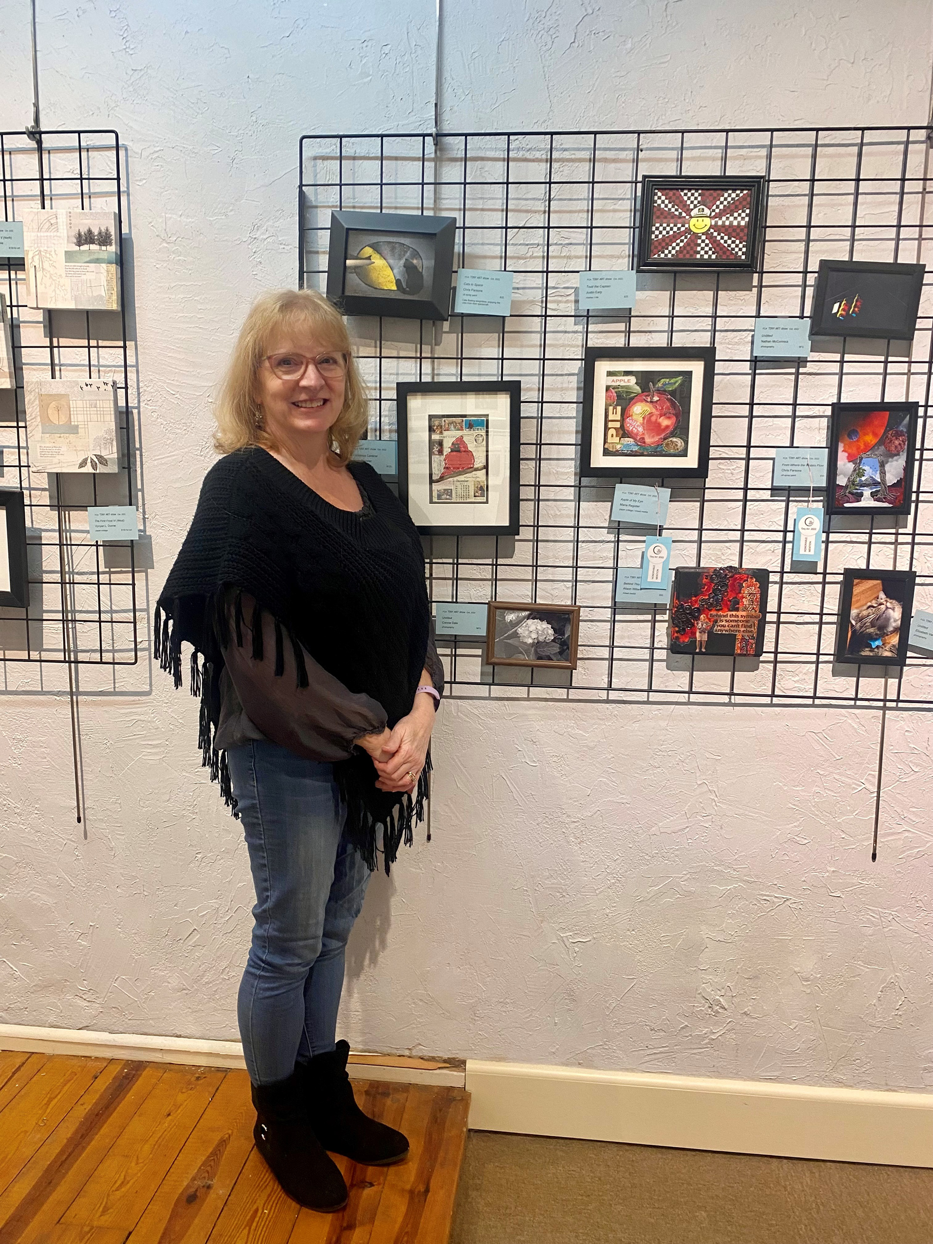 2022 Honorable Mention, Full Circle Arts Gallery "Tiny Art Show" exhibit; Honorable Mention for "Apple of my Eye"