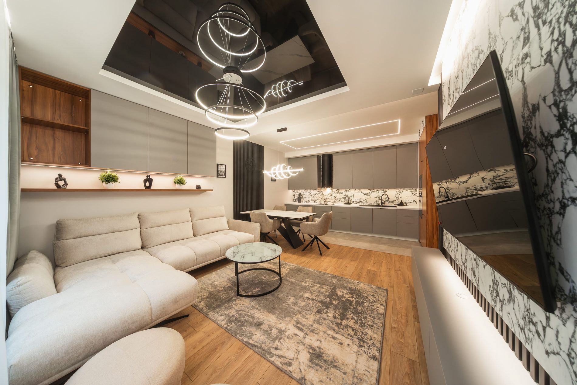 Przestronny salon apartamentu w Łodzi – profesjonalna fotografia wnętrz dla Airbnb i najmu krótkoterminowego