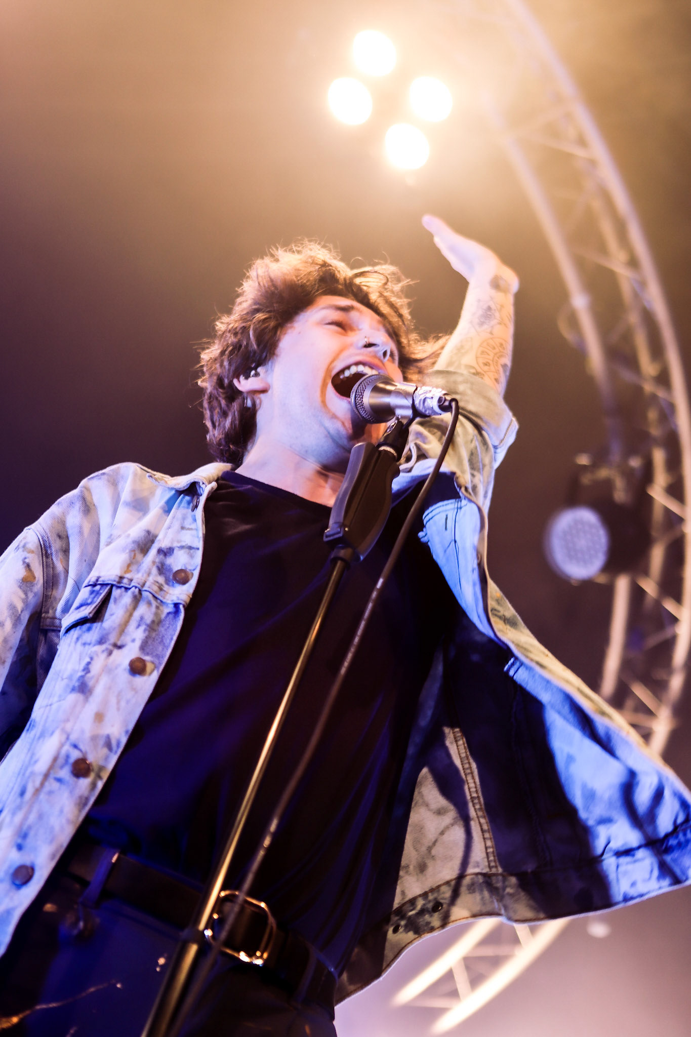 Holding Absence, Garage