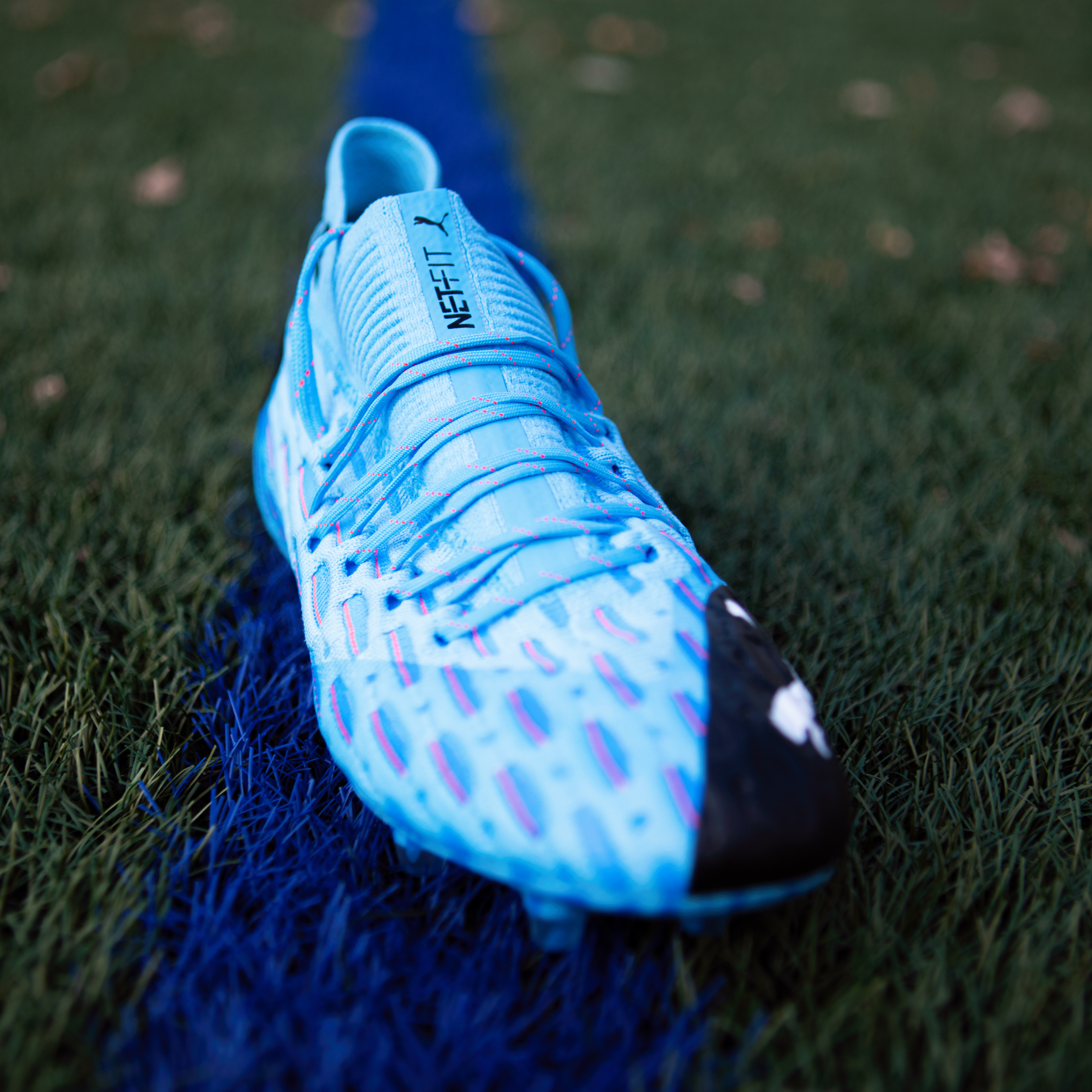 Chaussures de football de la marque Puma à Paris. © Aubin Menestret
