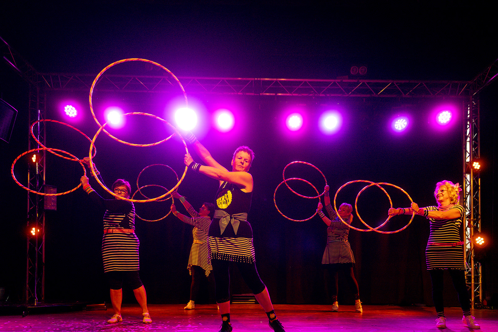 Dancing Hoops ©JanaWehbe