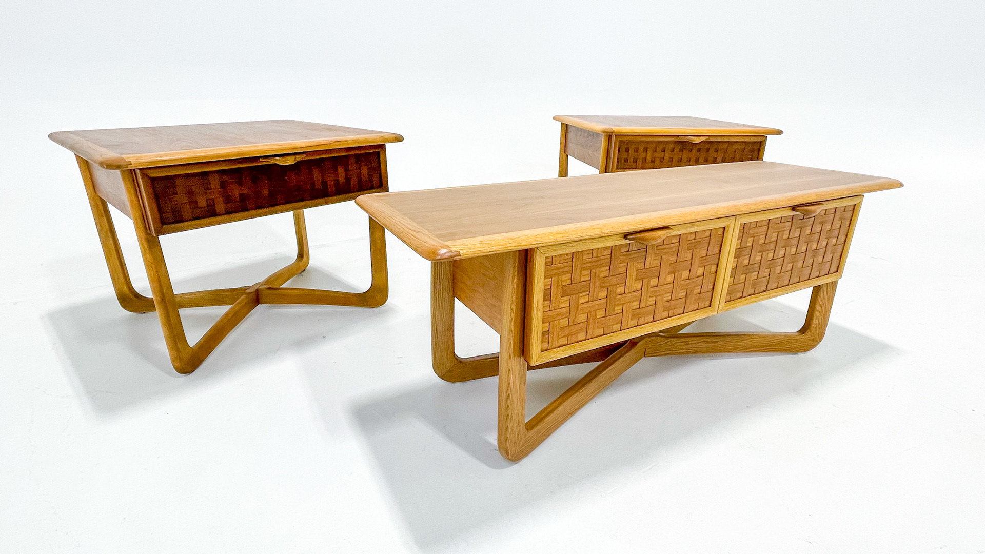 matching footboard table