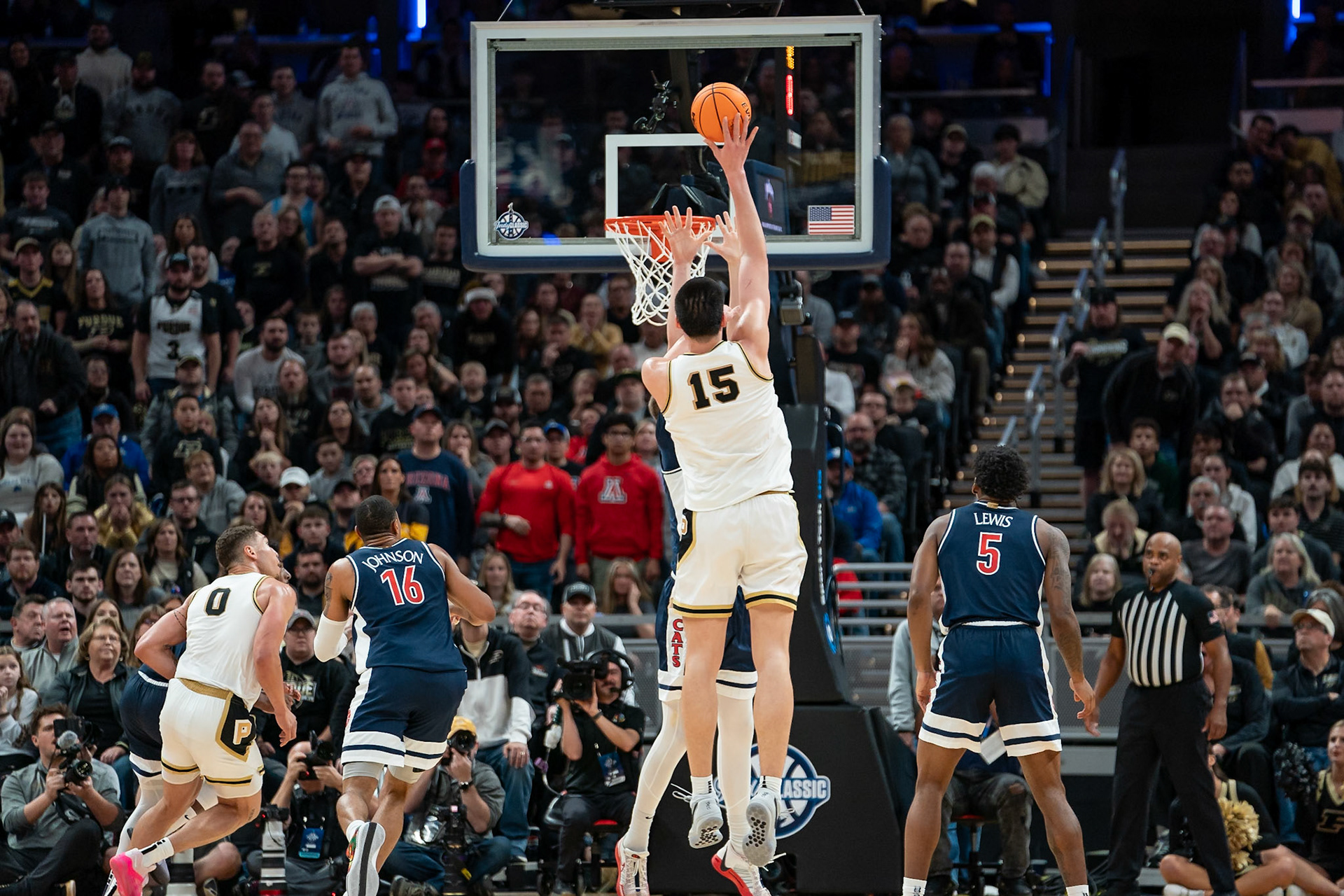 Photo (c) 2023 Bowen Arrow Photographywww.bowenarrowphotography.comIndy Classic basketball game between the Purdue University Boilermakers and the Arizona Univaersity Wildcats