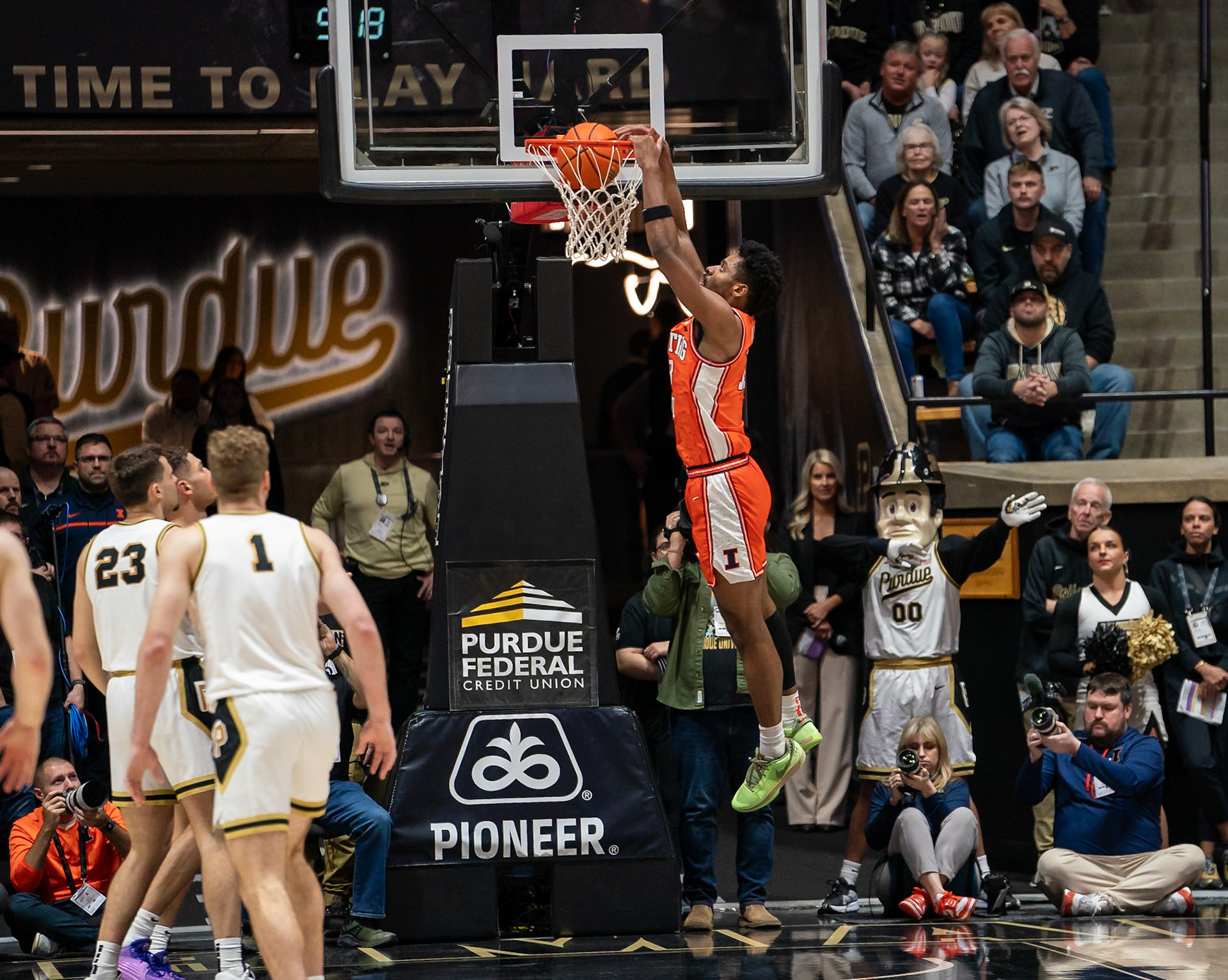 WEST LAFAYETTE, IN - JANUARY 5, 2024: Illinois Graduate Guard/Forward Quincy Guerrier (13) dunking the ball in Purdue Boilermaker's Basketball vs the Illinois Fighting Illini at Mackey Arena(Photo by Steve Bowen / Bowen Arrow Photography / Northern Indiana Sports Report)