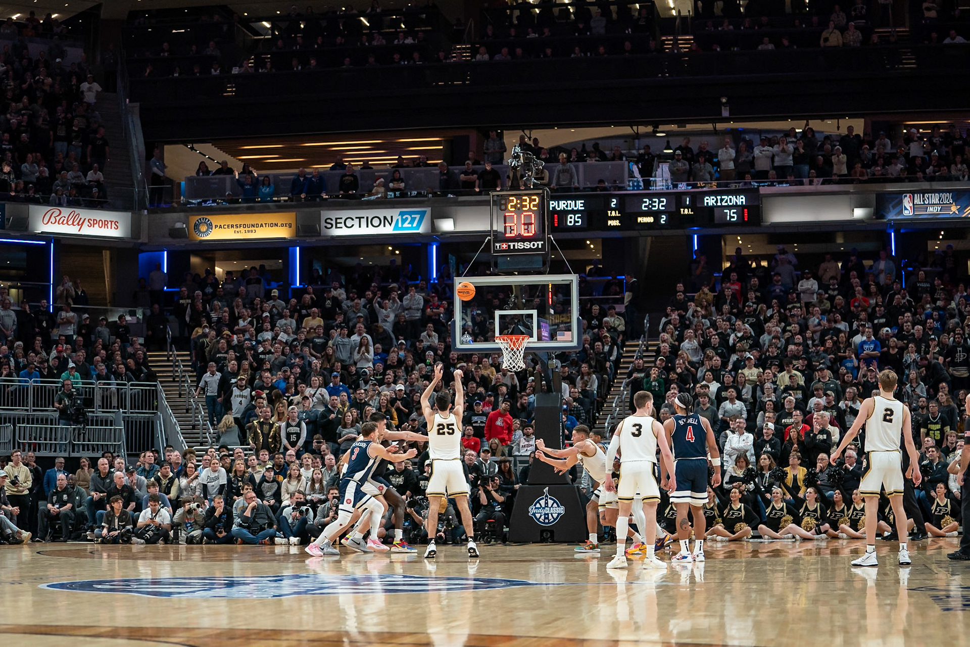 Photo (c) 2023 Bowen Arrow Photographywww.bowenarrowphotography.comIndy Classic basketball game between the Purdue University Boilermakers and the Arizona Univaersity Wildcats