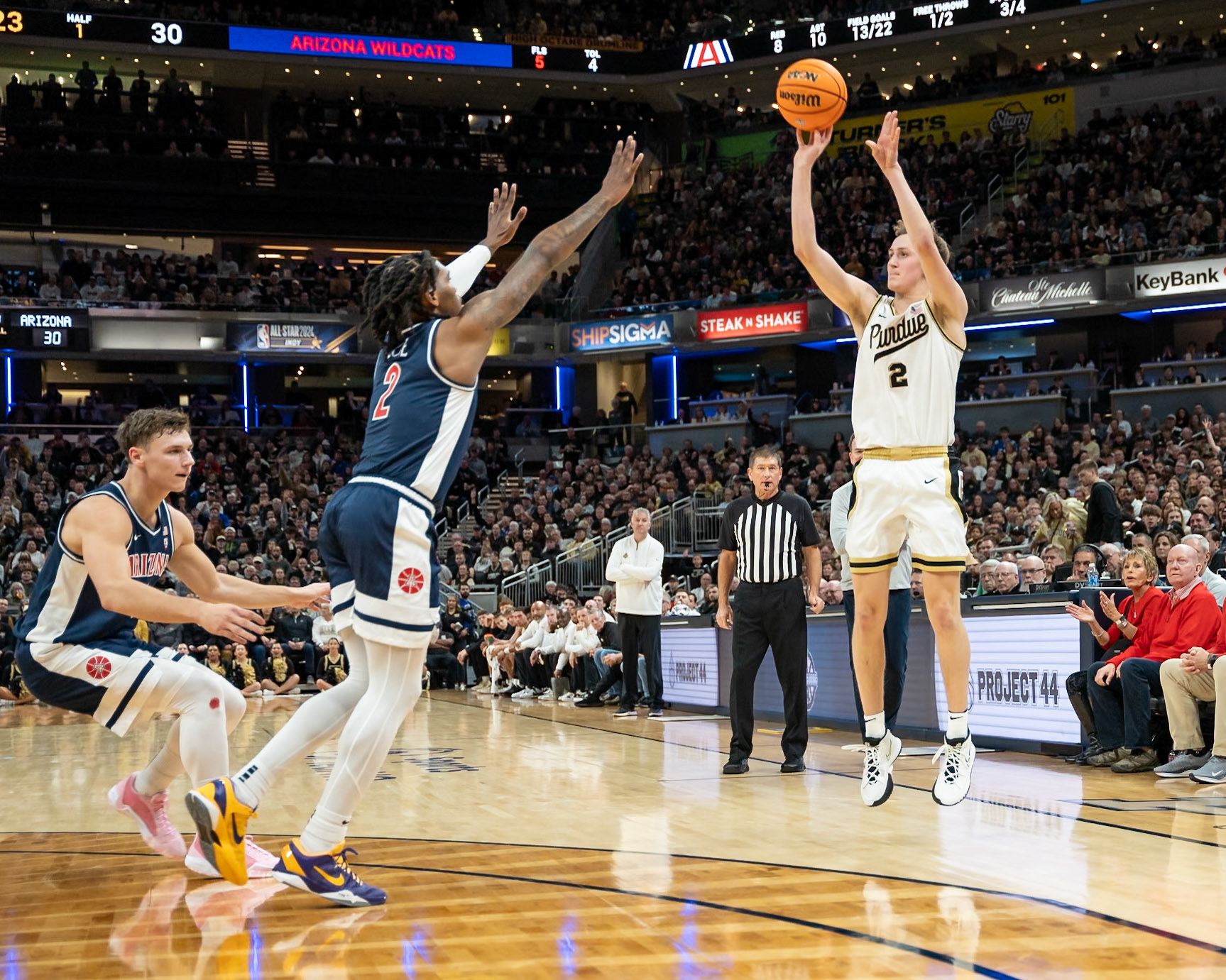 Photo (c) 2023 Bowen Arrow Photographywww.bowenarrowphotography.comIndy Classic basketball game between the Purdue University Boilermakers and the Arizona Univaersity Wildcats