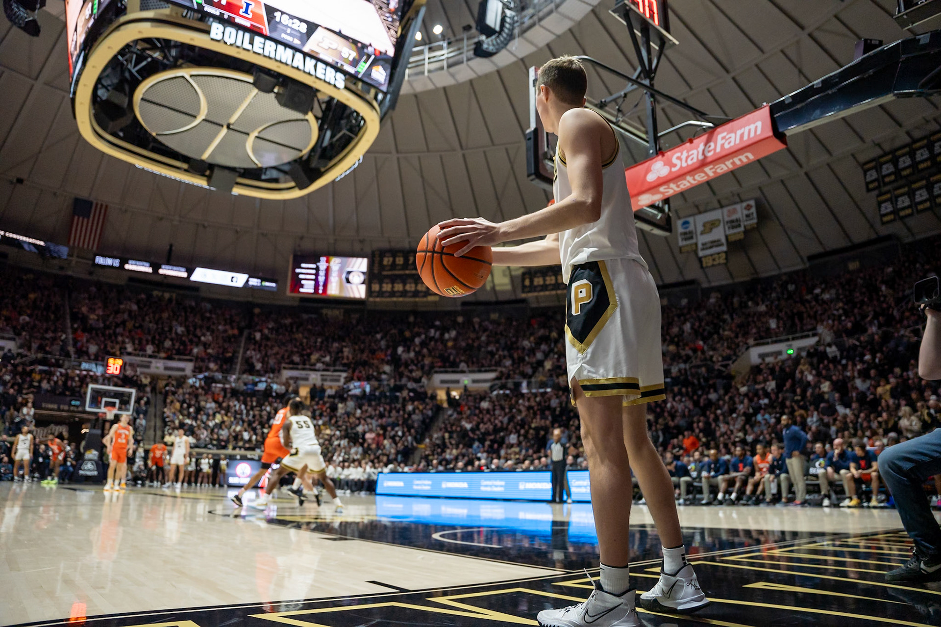 WEST LAFAYETTE, IN - JANUARY 5, 2024: Purdue Sophomore Guard Fletcher Loyer (2) ready to inbounds the ball in Purdue Boilermaker's Basketball vs the Illinois Fighting Illini at Mackey Arena(Photo by Steve Bowen / Bowen Arrow Photography / Northern Indiana Sports Report)