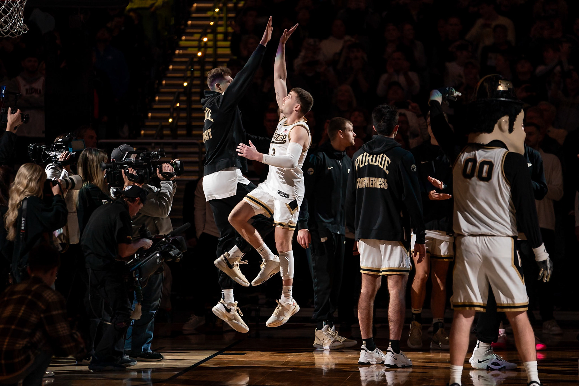 Photo (c) 2023 Bowen Arrow Photographywww.bowenarrowphotography.comIndy Classic basketball game between the Purdue University Boilermakers and the Arizona Univaersity Wildcats