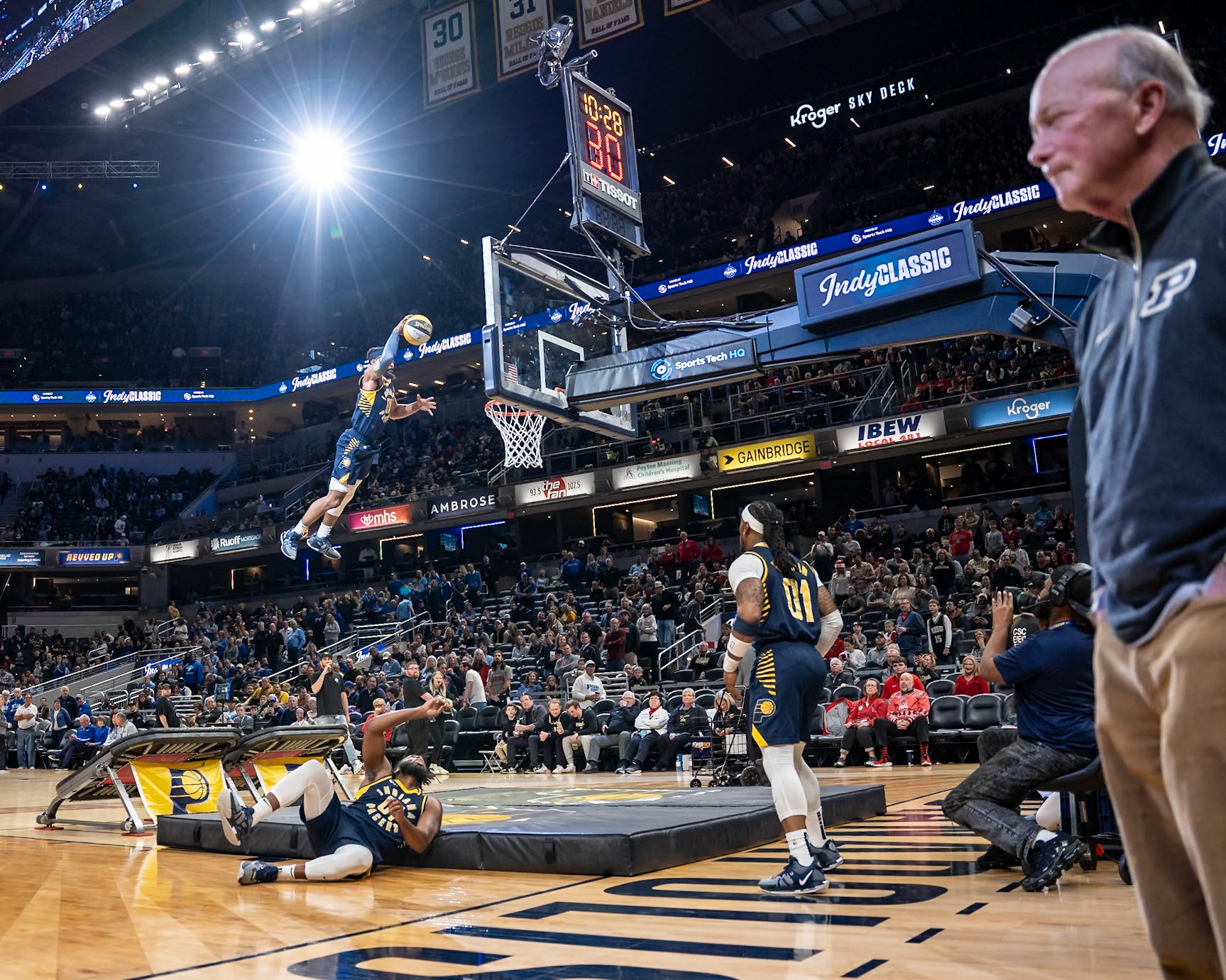 Photo (c) 2023 Bowen Arrow Photographywww.bowenarrowphotography.comIndy Classic basketball game between the Purdue University Boilermakers and the Arizona Univaersity Wildcats