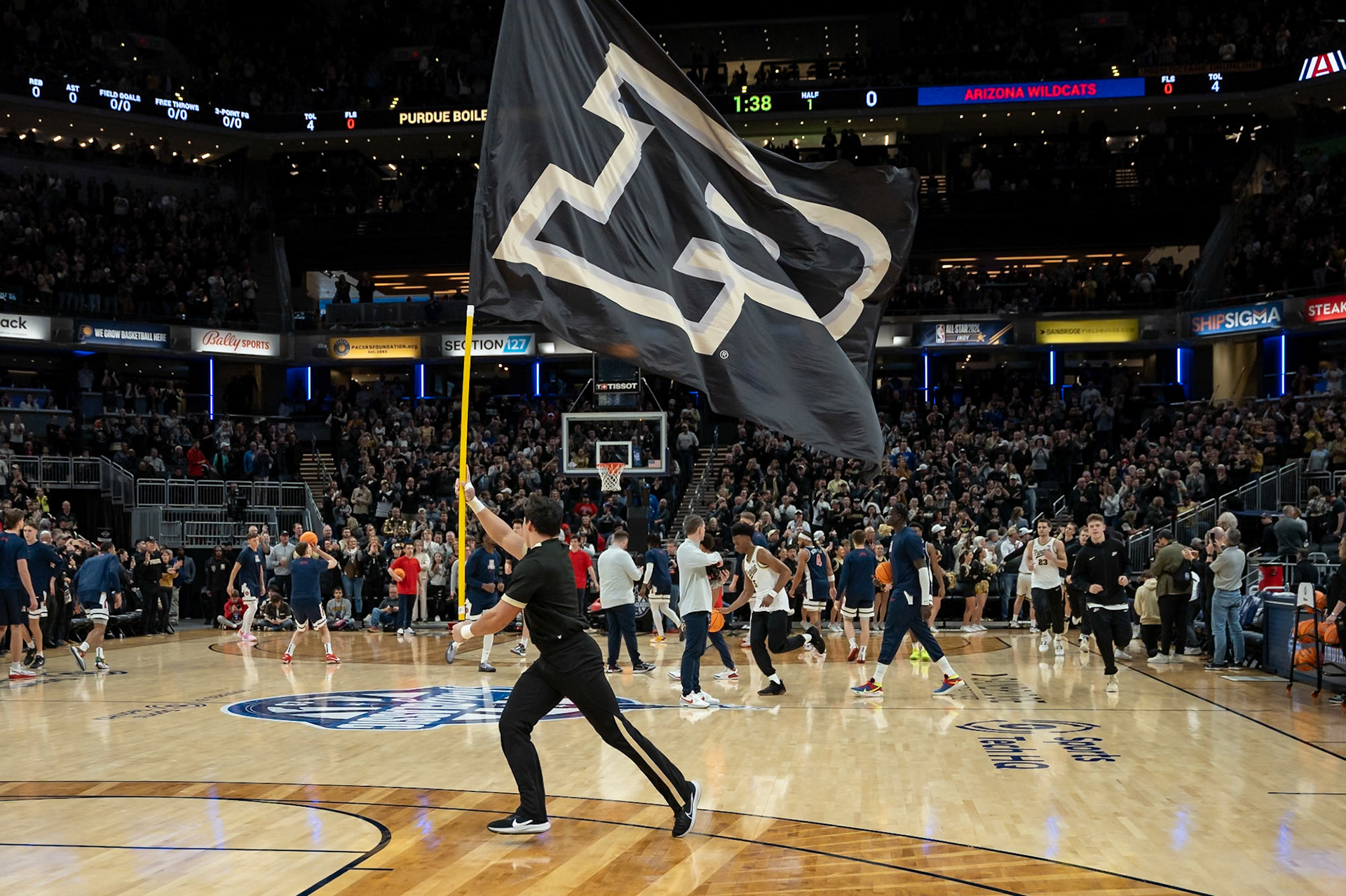 Photo (c) 2023 Bowen Arrow Photographywww.bowenarrowphotography.comIndy Classic basketball game between the Purdue University Boilermakers and the Arizona Univaersity Wildcats