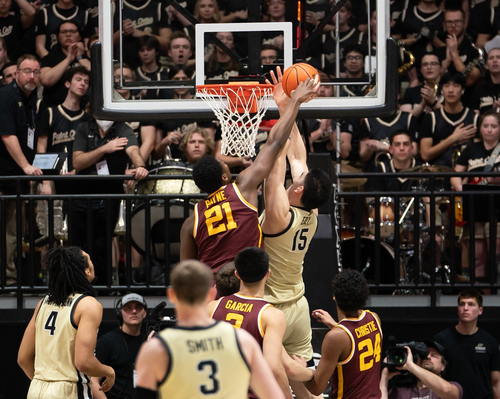 WEST LAFAYETTE, IN - FEBRUARY 15, 2024: Purdue Senior Center Zach Edey (15), Minnesota Sophomore Forward Pharrel Payne (21) in Purdue Boilermakers Men's Basketball vs the Minnesota Golden Gophers at Mackey Arena(Photo by Steve Bowen / Bowen Arrow Photography / Northern Indiana Sports Report)