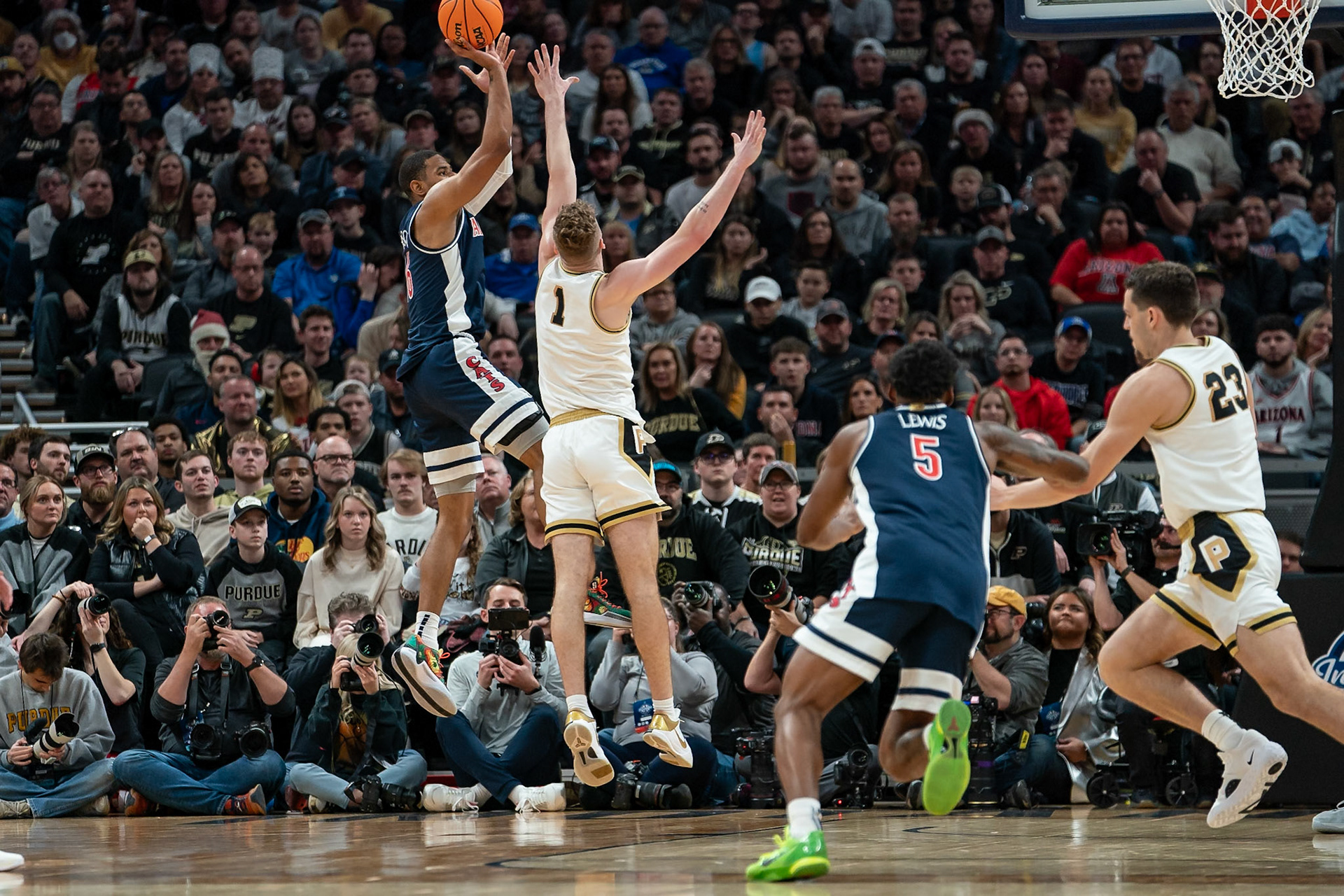 Photo (c) 2023 Bowen Arrow Photographywww.bowenarrowphotography.comIndy Classic basketball game between the Purdue University Boilermakers and the Arizona Univaersity Wildcats
