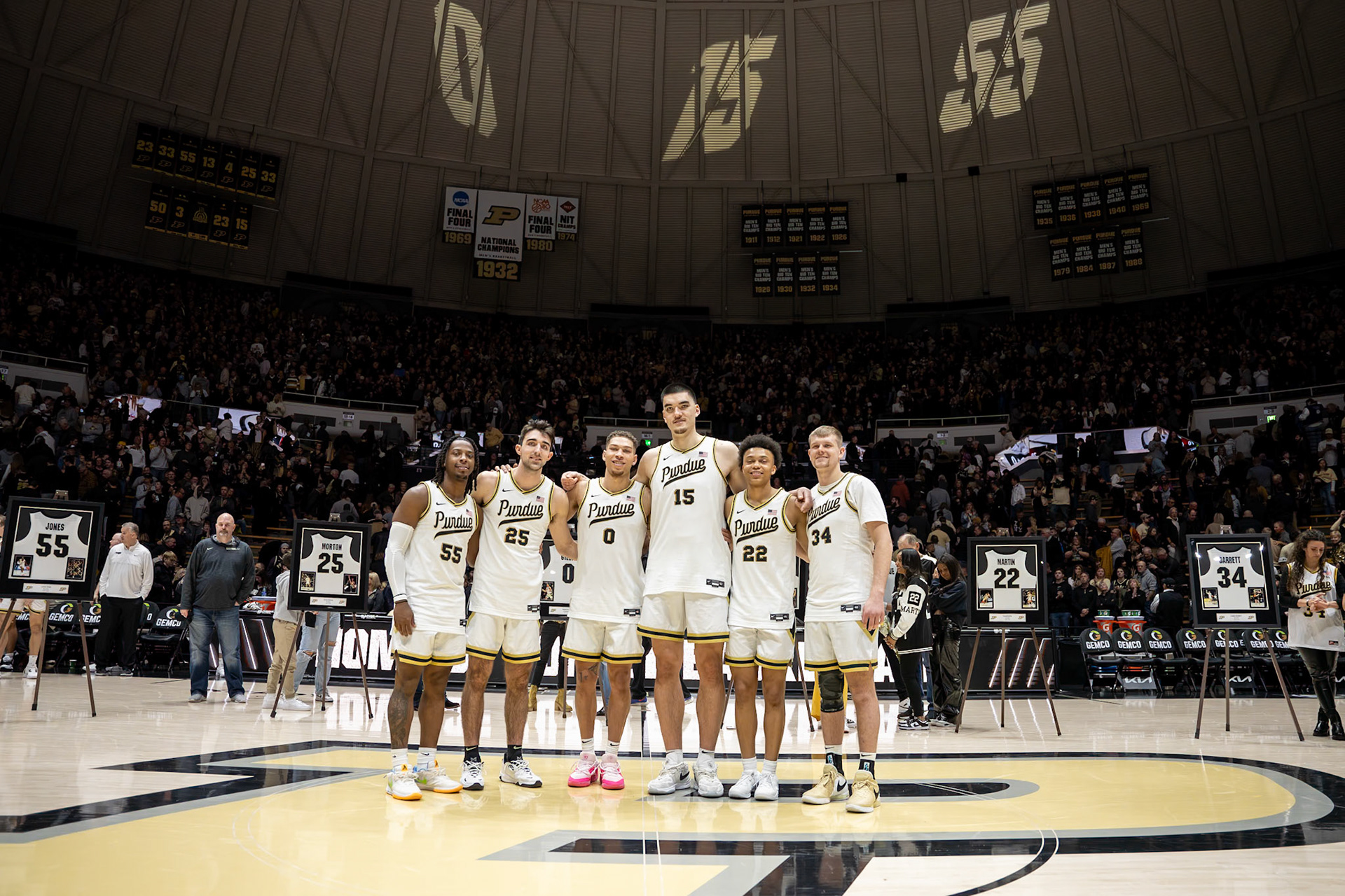 WEST LAFAYETTE, IN - MARCH 10, 2024: Purdue 5th year Guard Lance Jones (55), Purdue Senior Guard Ethan Morton (25), Purdue Senior Forward Mason Gillis (0), Purdue Senior Center Zach Edey (15), Purdue Senior Guard Chase Martin (22), Purdue Senior Guard Carson Barrett (34) in Purdue University Boilermaker Basketball vs University of Wisconsin Badgers at Mackey Arena(Photo by Steve Bowen / Bowen Arrow Photography / Northern Indiana Sports Report)