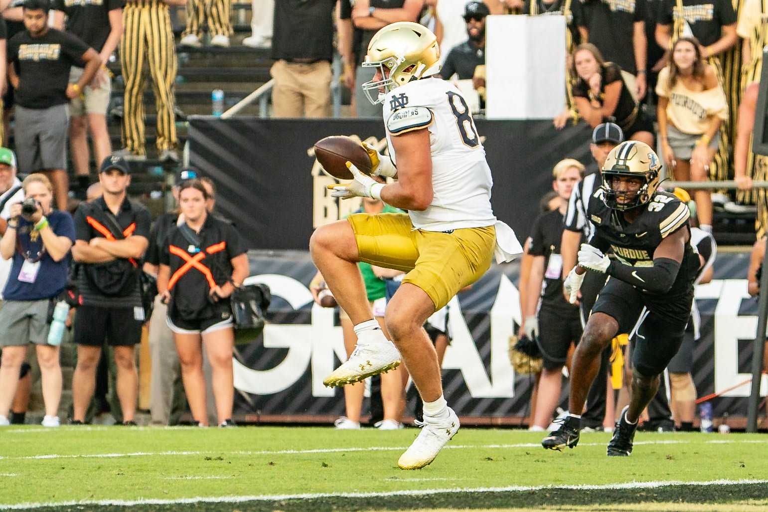 WEST LAFAYETTE, IN - SEPTEMBER 14, 2024: Notre Dame Senior TE Mitchell Evans (88), Purdue So. Defensive Back Joseph Jefferson II (32) during the Purdue University Boilermakers vs Notre Dame Fighting Irish Football game at Ross-Ade Stadium(Photo by Steve Bowen / Bowen Arrow Photography / Northern Indiana Sports Report)