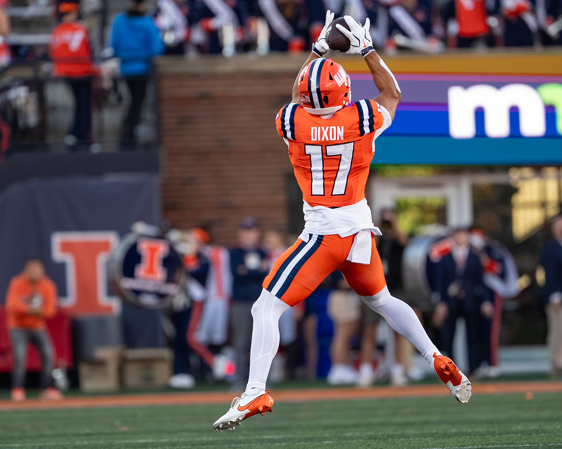 CHAMPAIGN, IL - OCTOBER 3, 2026: University of Illinois Senior WR Collin Dixon (17) during the Purdue Boilermakers at Illinois Fighting Illini football game at Gies Memorial Stadium(Photo by Steve Bowen / Northern Indiana Sports Report)