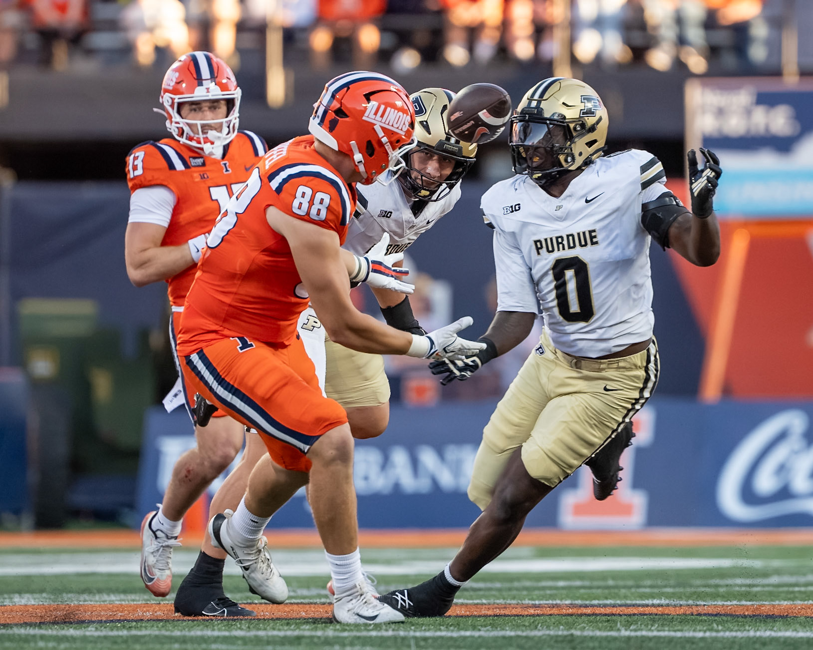 CHAMPAIGN, IL - OCTOBER 3, 2026: University of Illinois Senior TE Davin Stoffel (88), Purdue University Junior Linebacker Jojo Hayden (0) during the Purdue Boilermakers at Illinois Fighting Illini football game at Gies Memorial Stadium(Photo by Steve Bowen / Northern Indiana Sports Report)