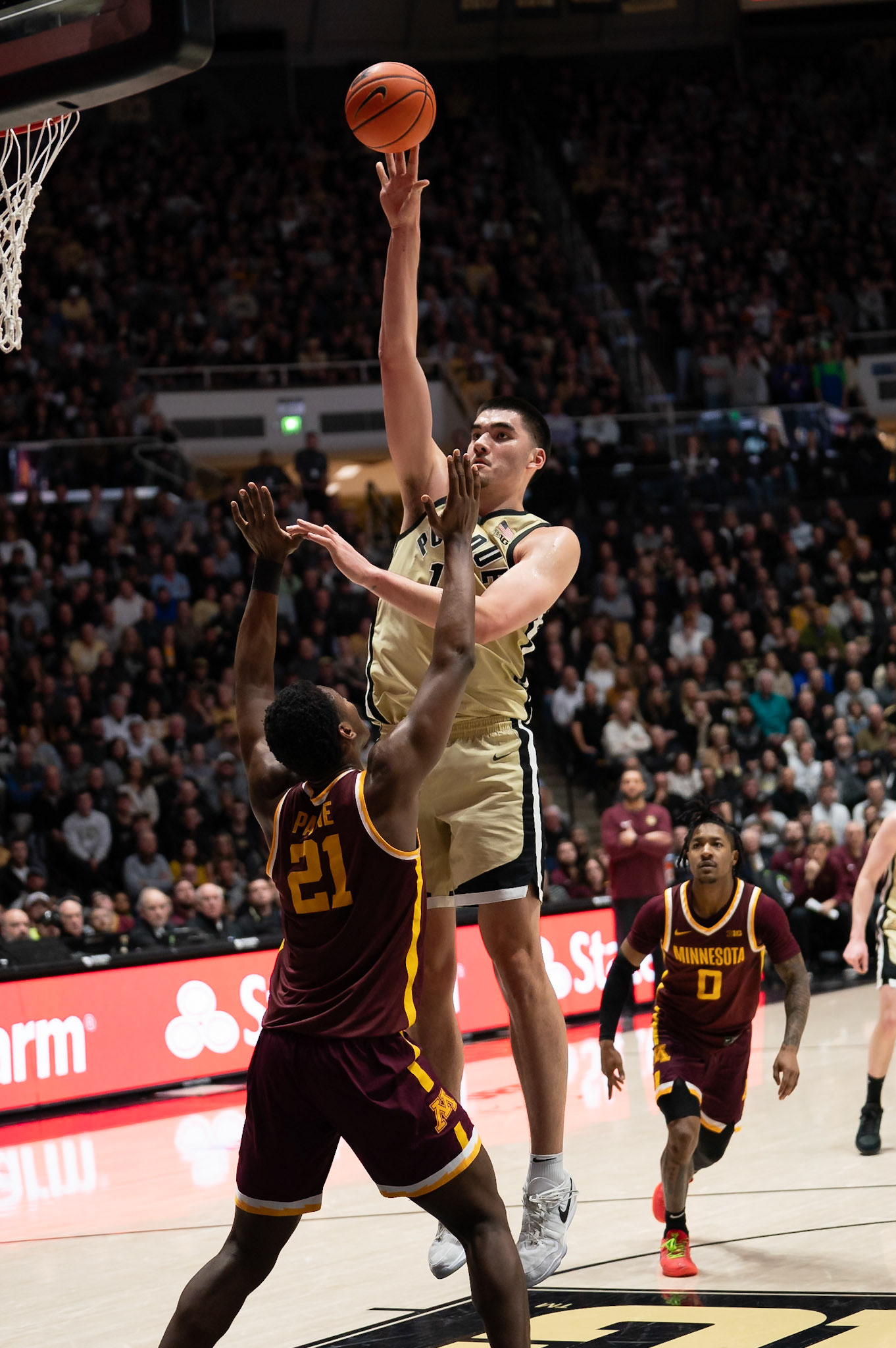 WEST LAFAYETTE, IN - FEBRUARY 15, 2024: Purdue Senior Center Zach Edey (15), Minnesota Sophomore Forward Pharrel Payne (21) in Purdue Boilermakers Men's Basketball vs the Minnesota Golden Gophers at Mackey Arena(Photo by Steve Bowen / Bowen Arrow Photography / Northern Indiana Sports Report)