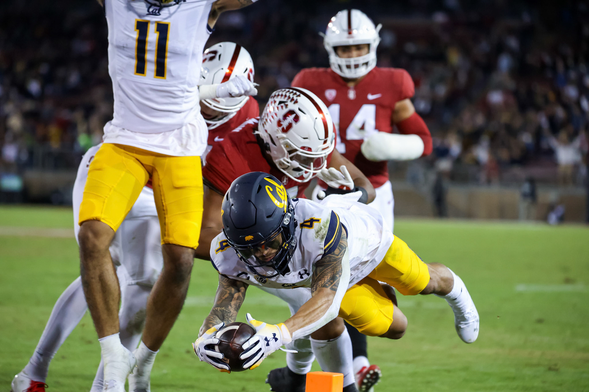 Pylon dive at the Big Game (for Stanford Daily)