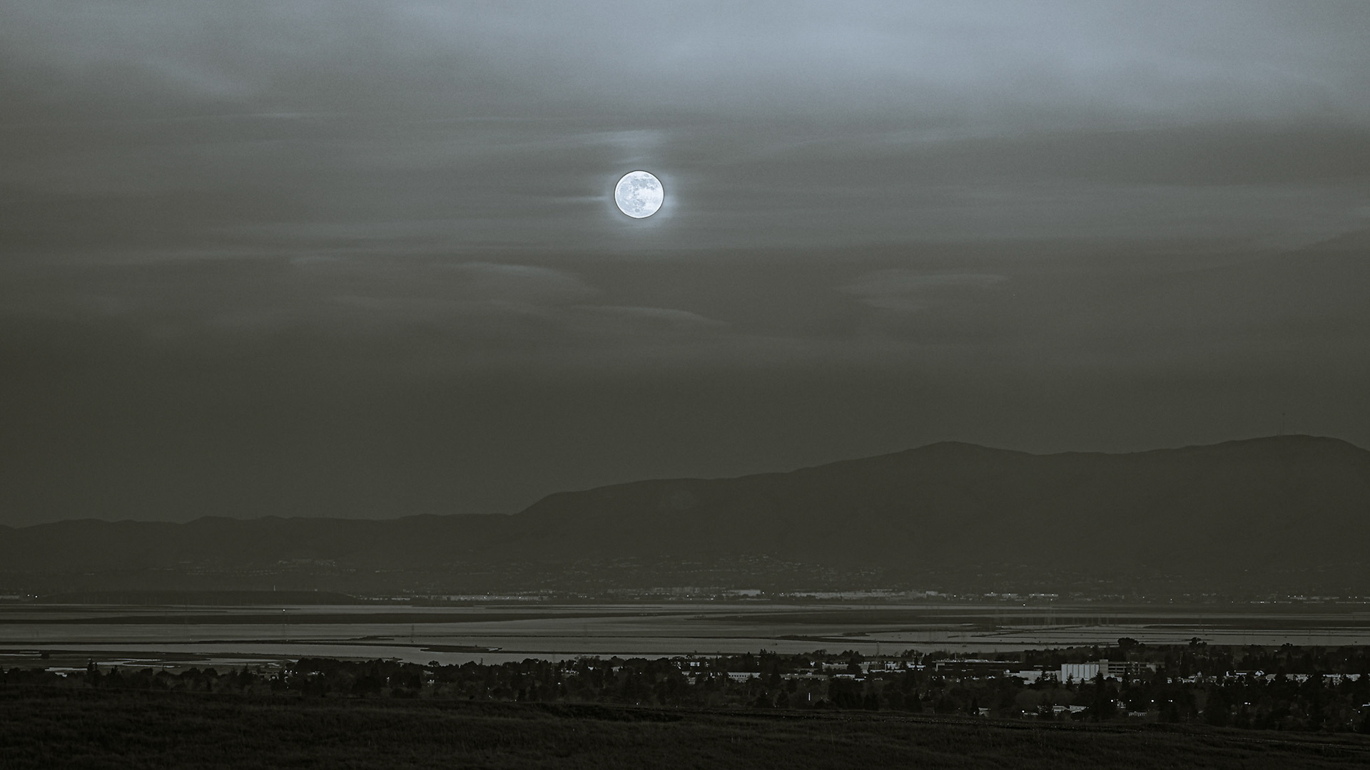 Moonrise over Silicon Valley