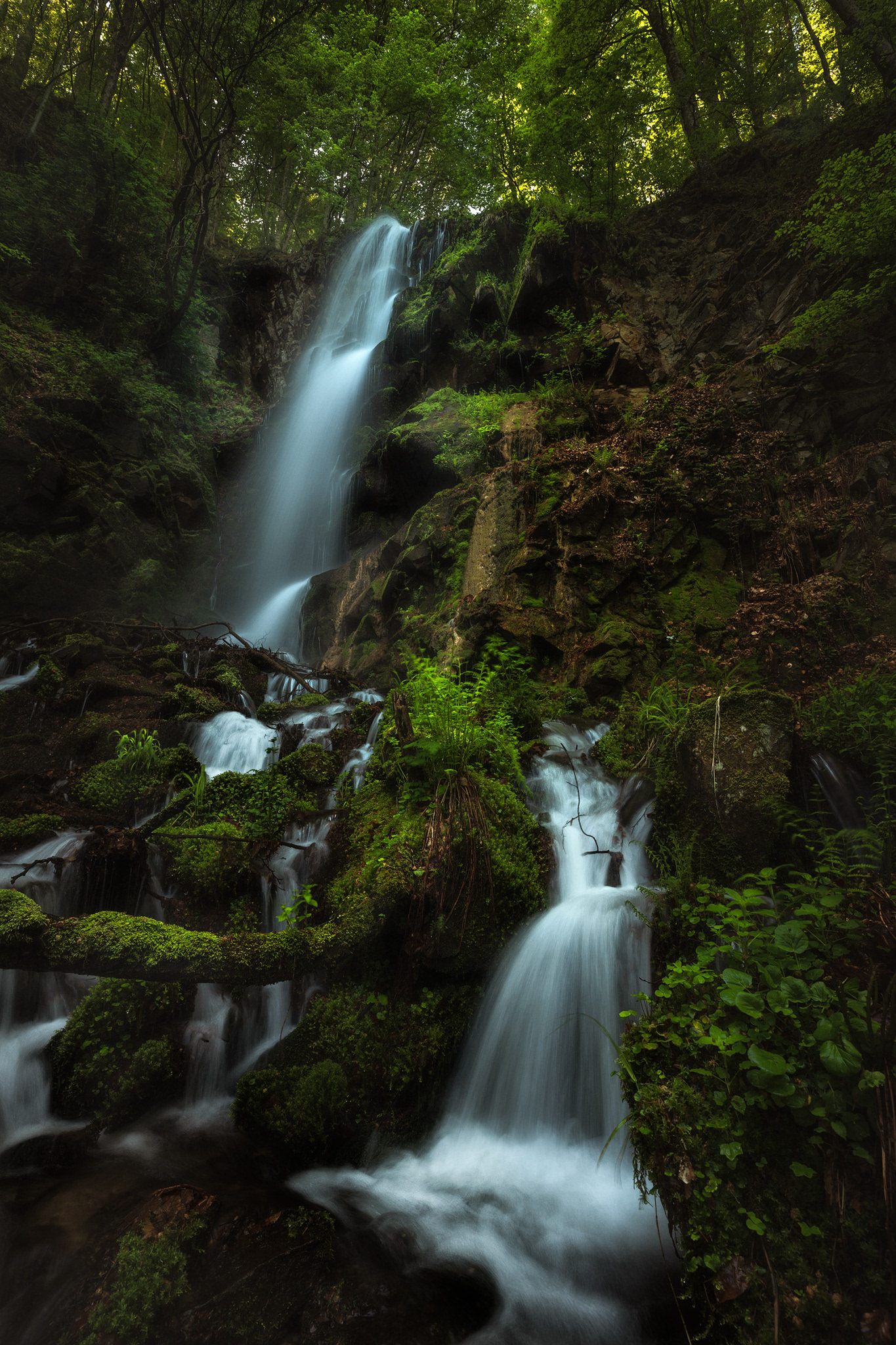 Водопад  Мангъро