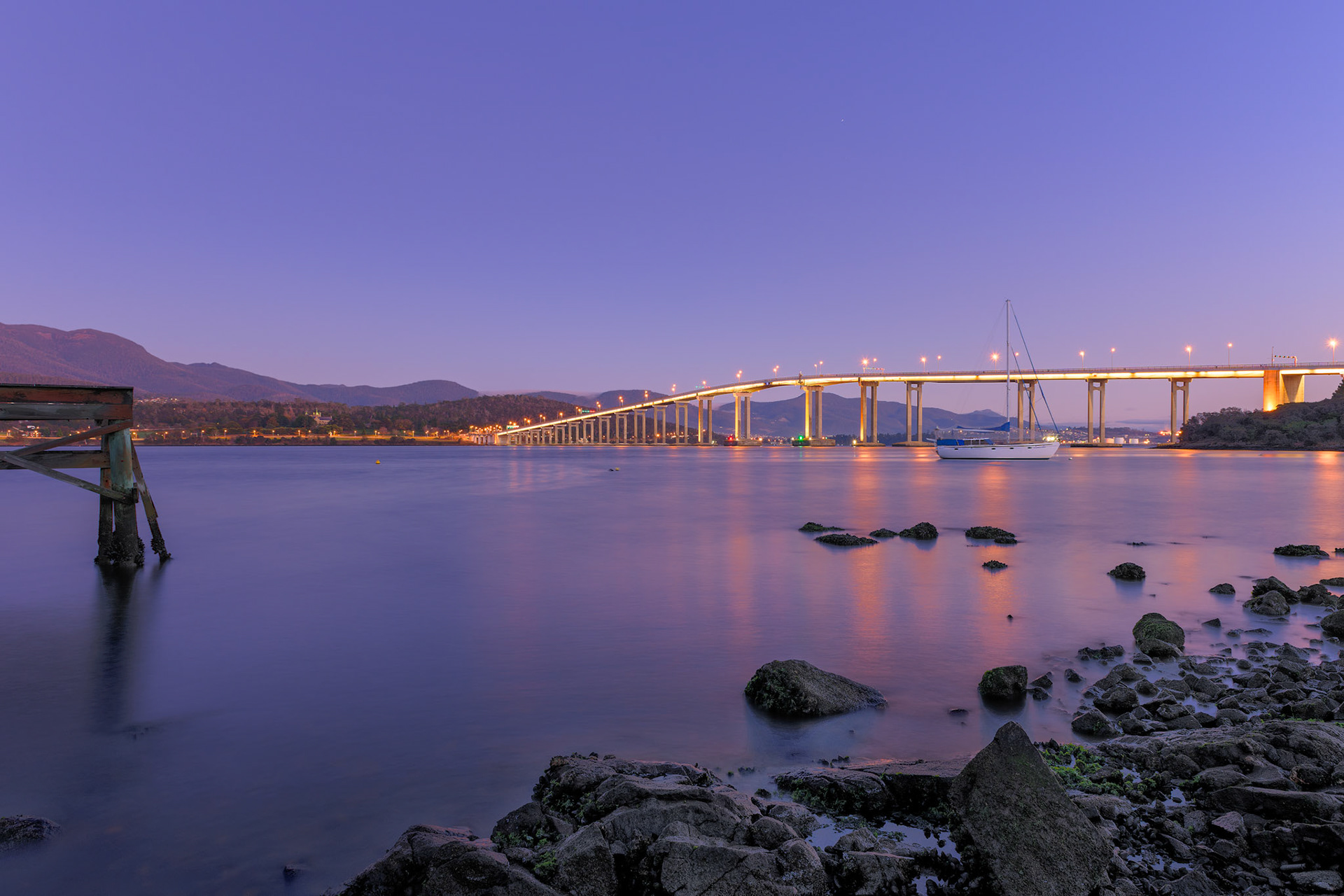 Hobart Bridge / Early morning beside the Derwent River in Hobart, Tasmania, Australia