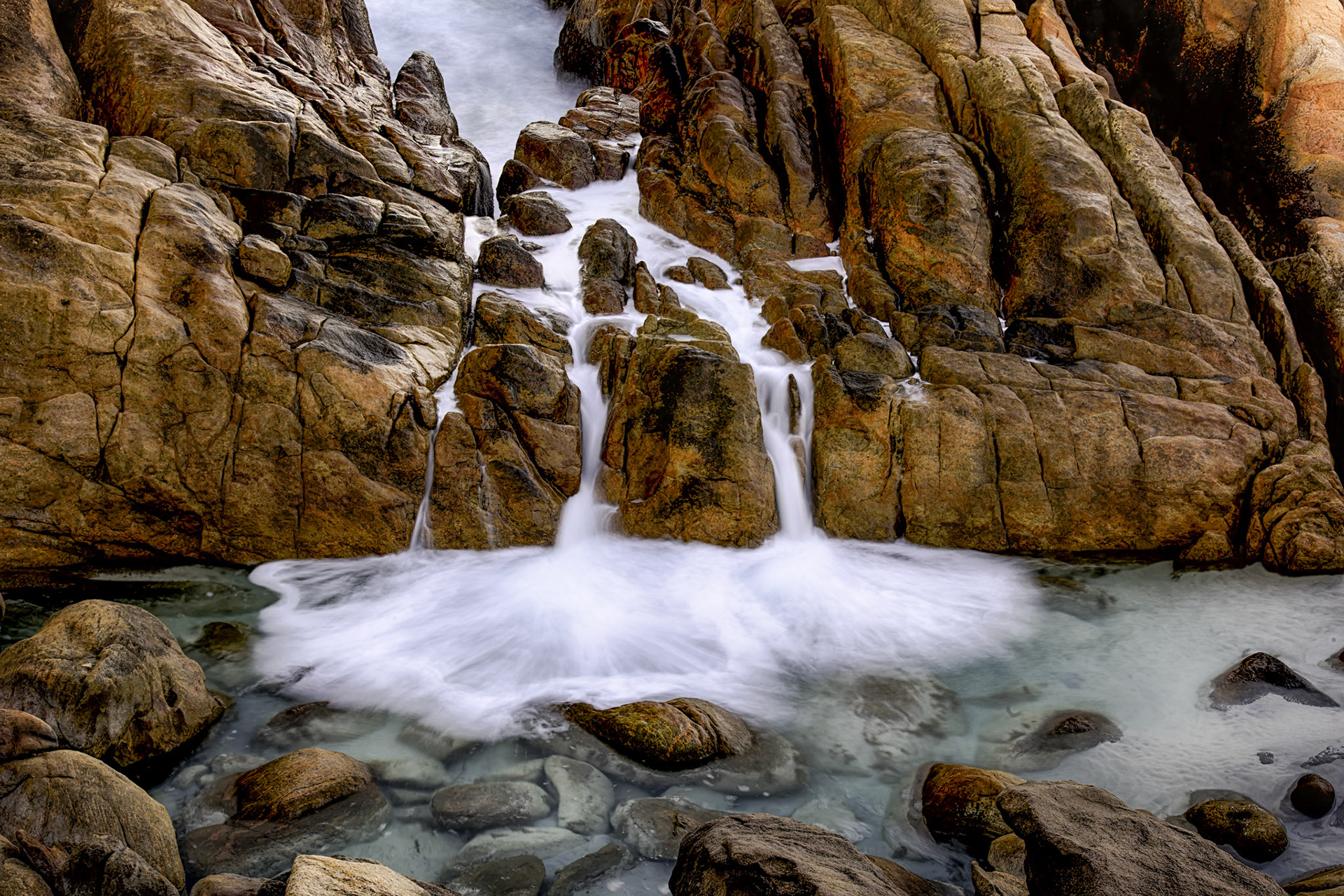 Wyadup Spa / A great place to sit in the rock pools and have the waves wash over the rocks and shower you with salt water. Wyadup Beach, Western Australia