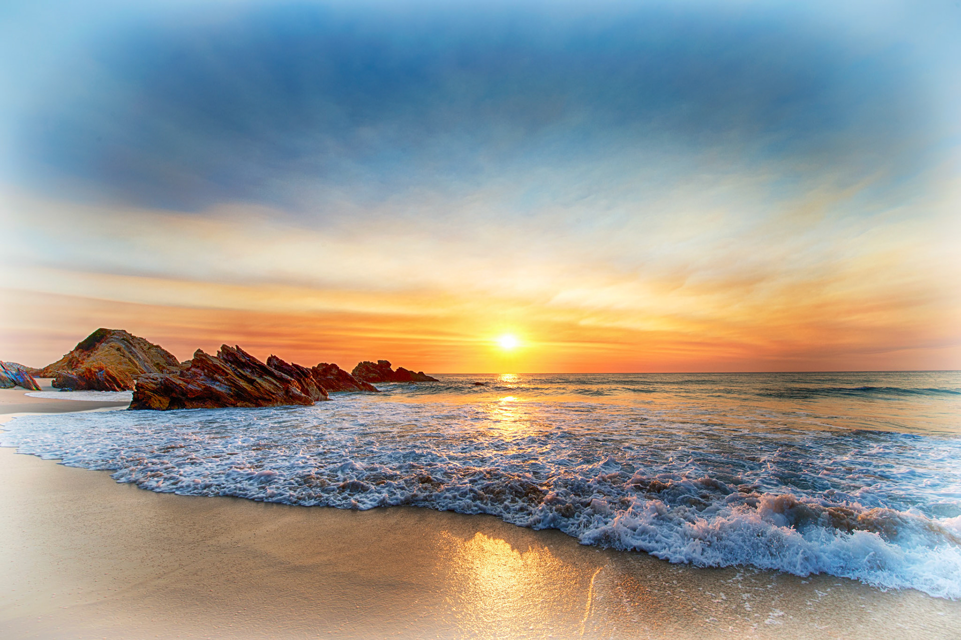 Glorious Gippsland / Sunrise on the beach in East Gippsalnd, VIC