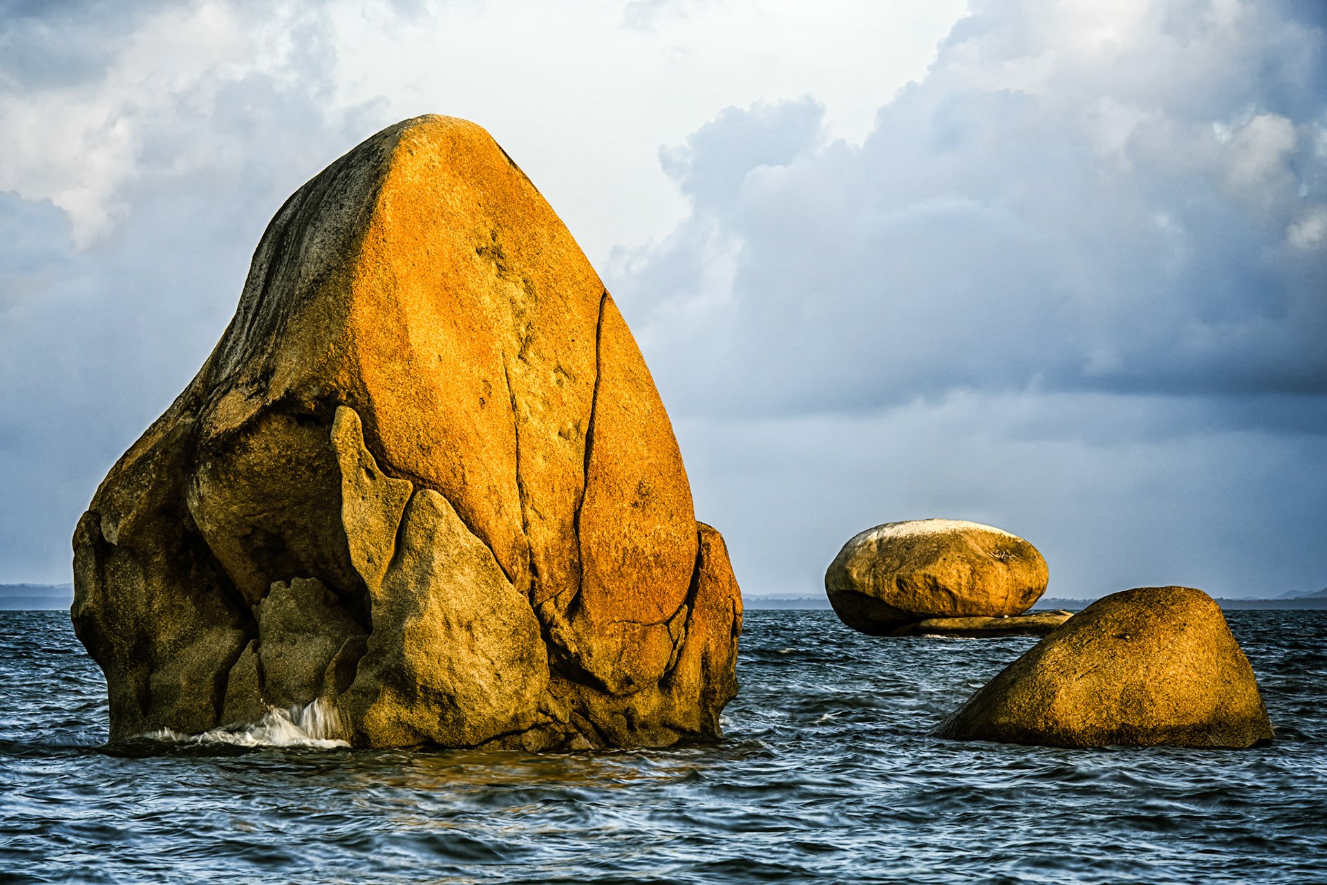 Title: Floating Rocks / Caption: These distinctive rocks stand at the mouth of the Lockhart River on the eastern side of Cape York, Queensland