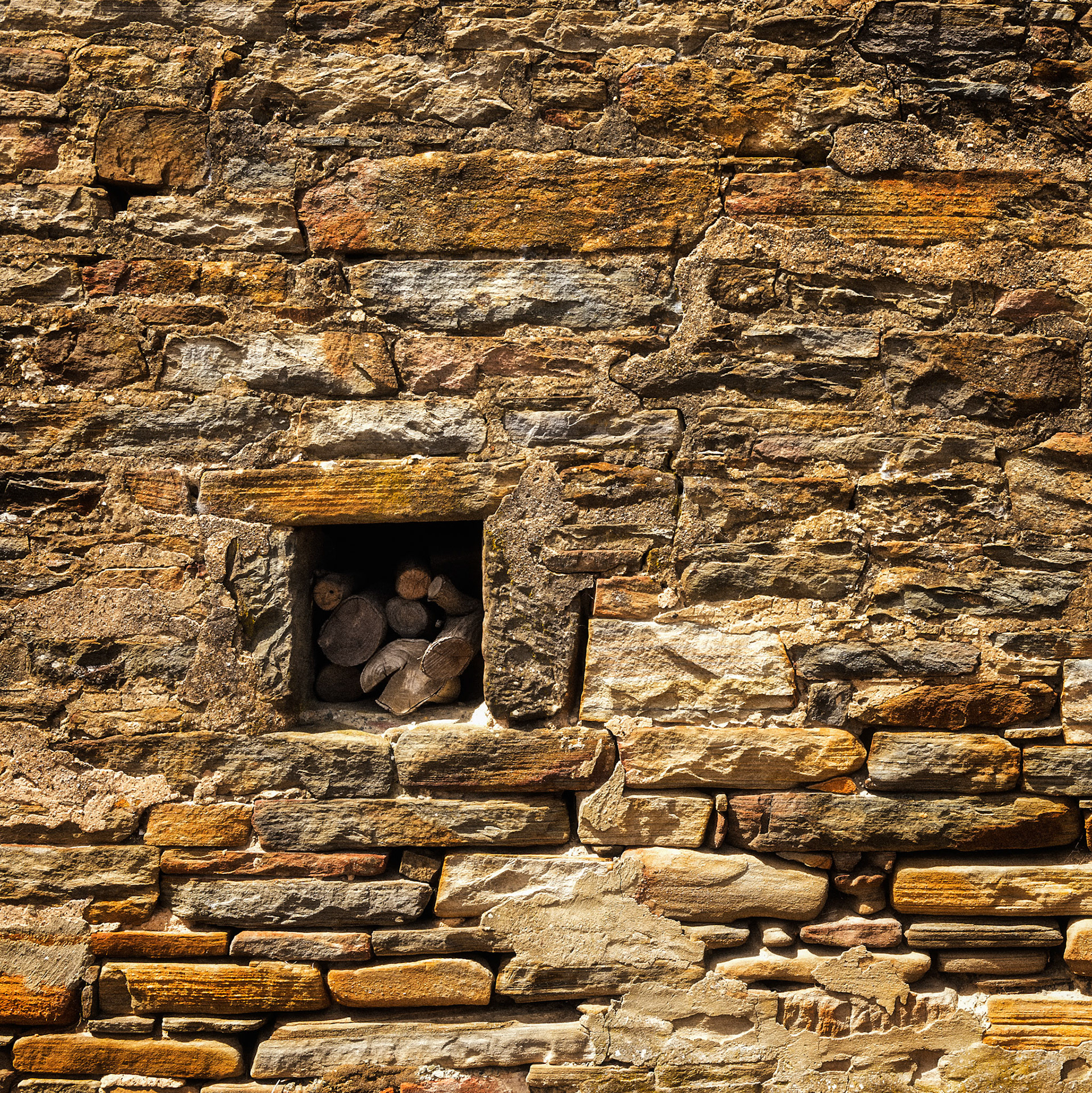Title: Sandstone Wall / Caption: There are some lovely stone buildings all around South Australia. The range of colours, tones and  textures drew my eye when we stopped briefly in Mount Torrens