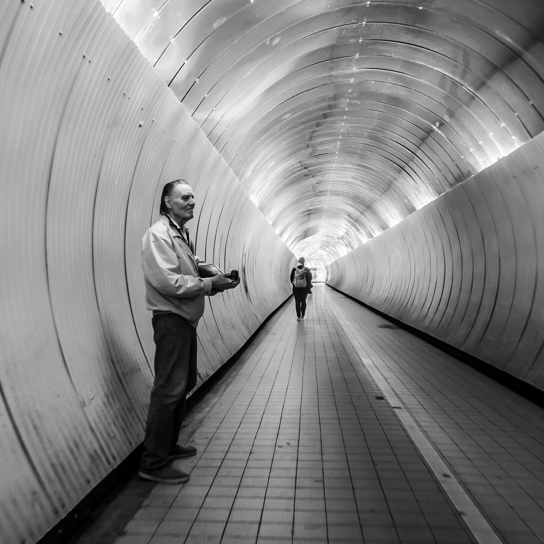 Musician in Brunkeberg Tunnel 2