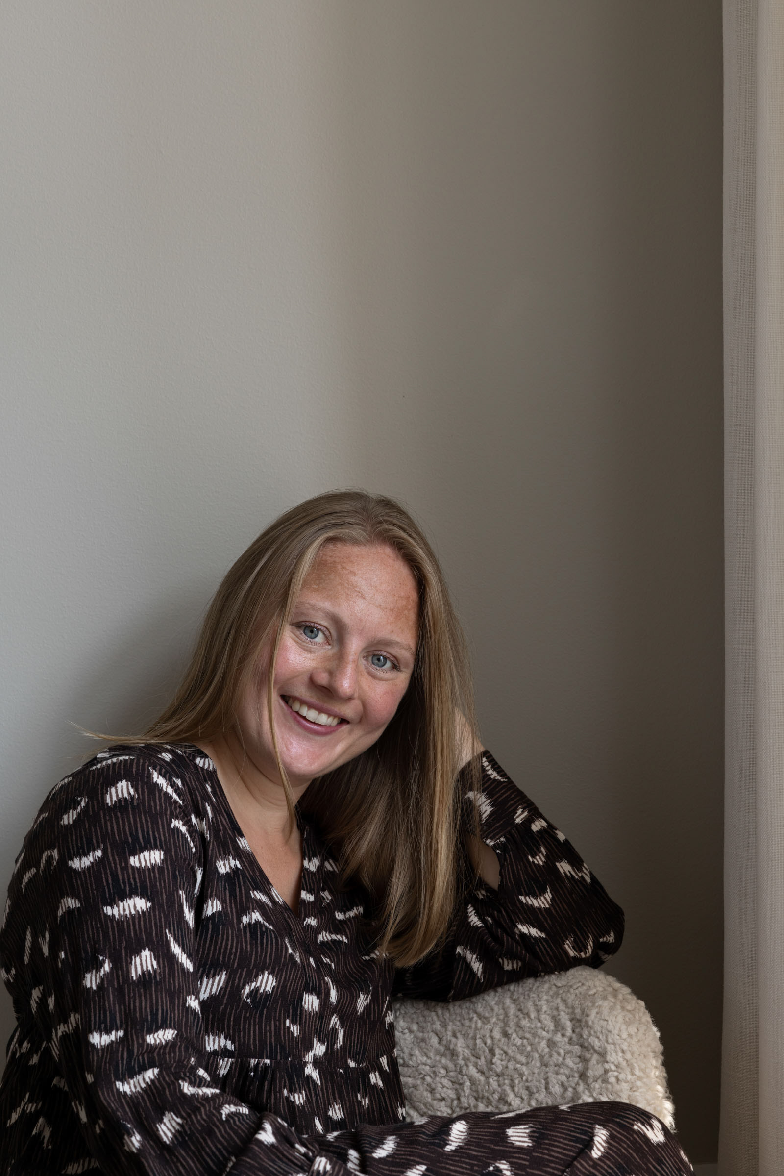 Portrait of interior photographer Dagmar Sigrid Aarse.