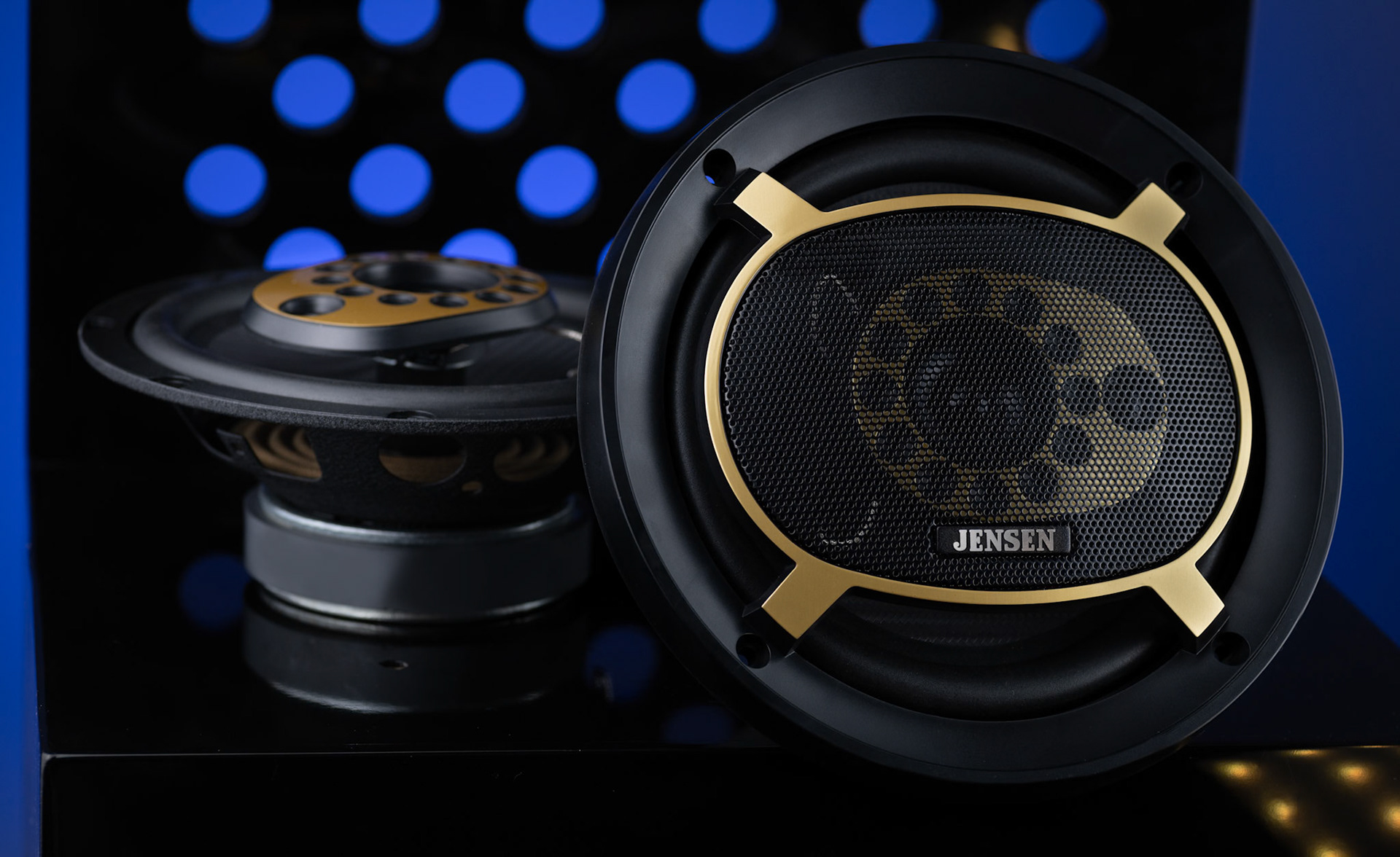 JS65T Pair Blue Grille_lifestyle