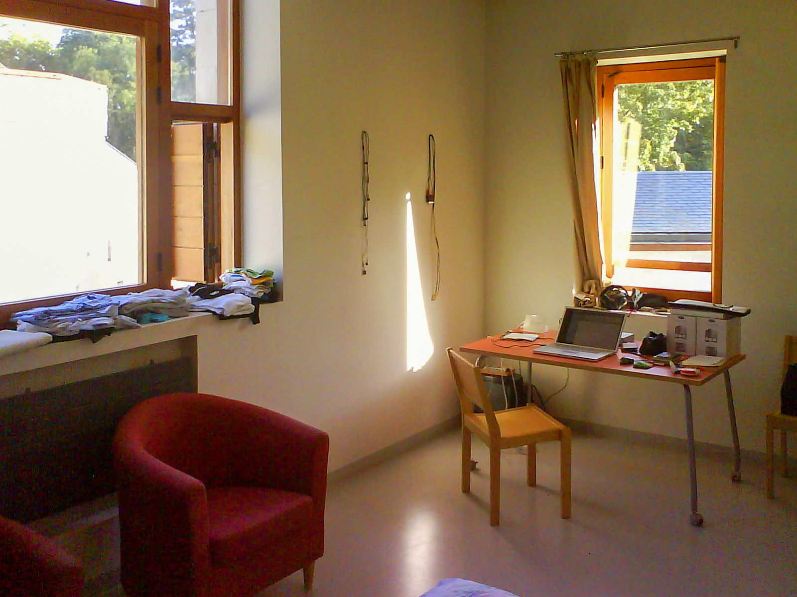 Bureau, Pougues-les-Eaux-2007-09-10 09.21.57.JPG