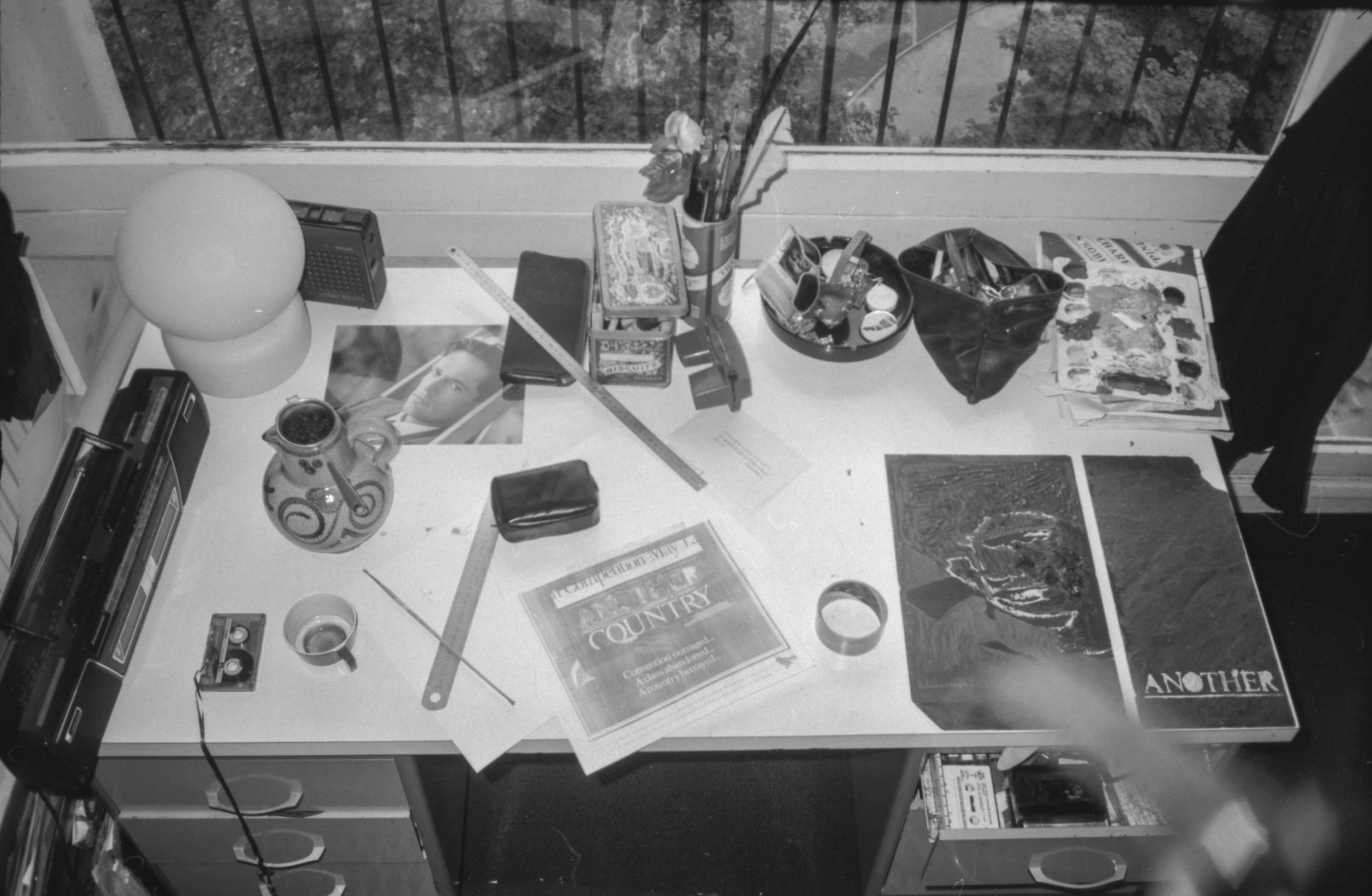 Bureau de ma chambre, chez mes parents, Yerres, 1988.