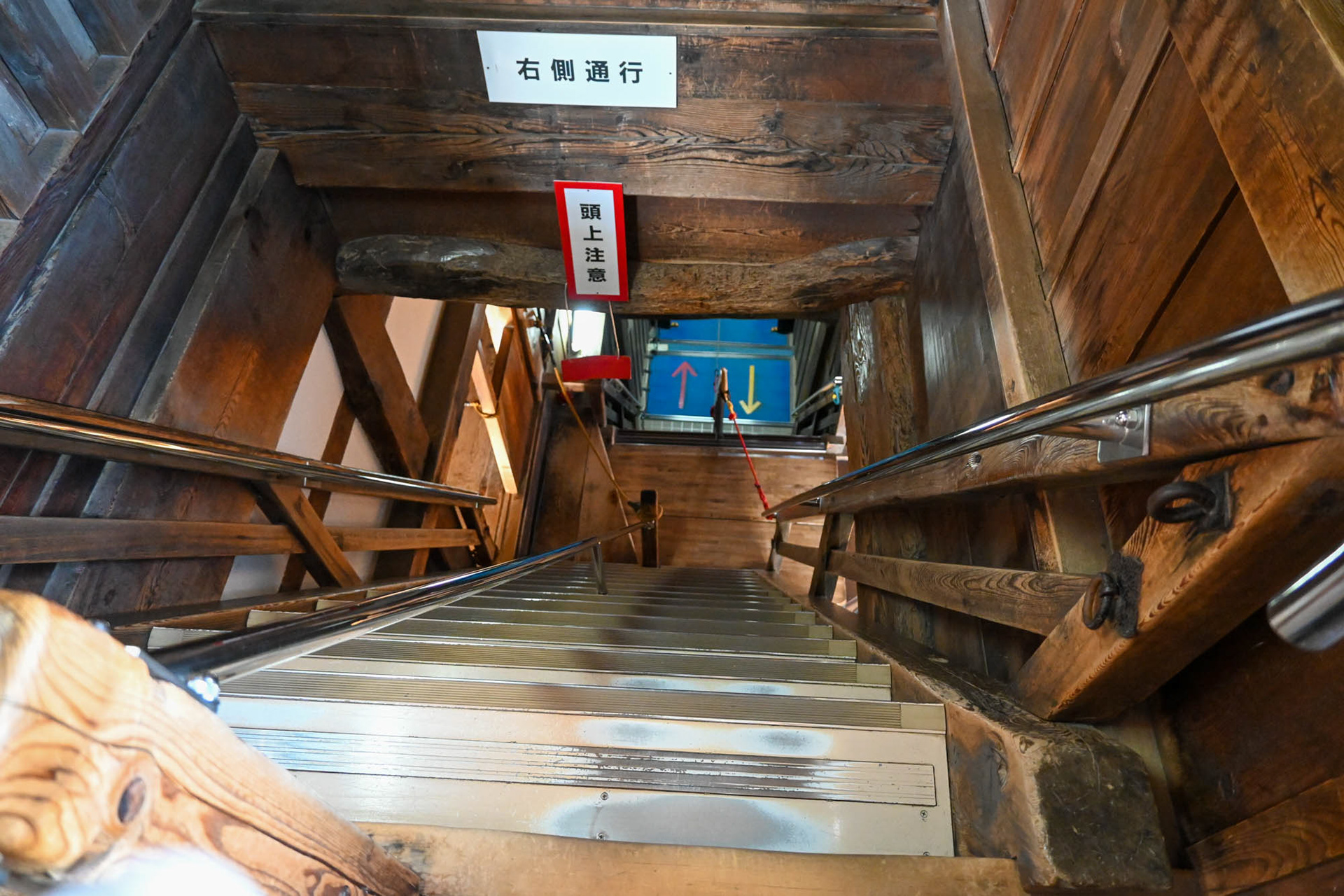 天守閣階段
