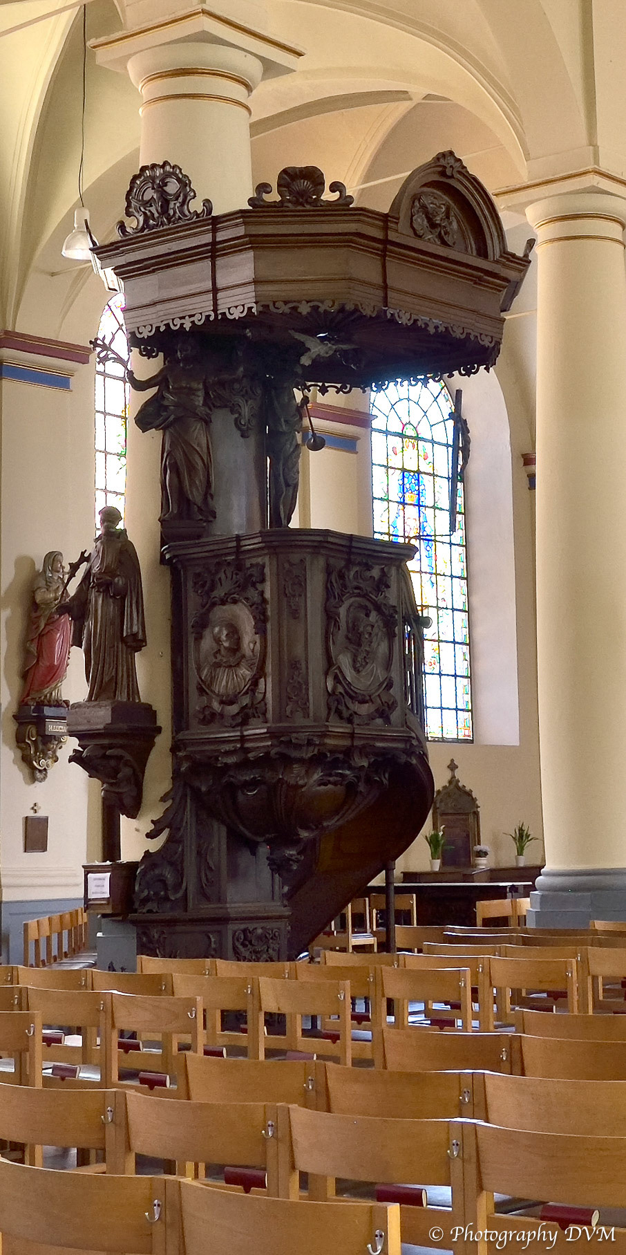 Pulpit - Preekstoel