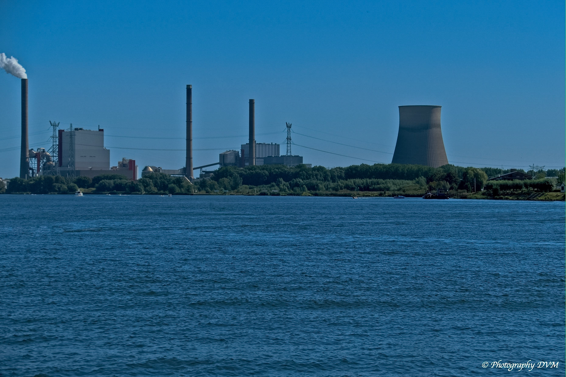 Elektriciteitscentrale in Geertruidenberg - Power plant in Geertruidenberg >>>>> Geertruidenberg - Netherlands