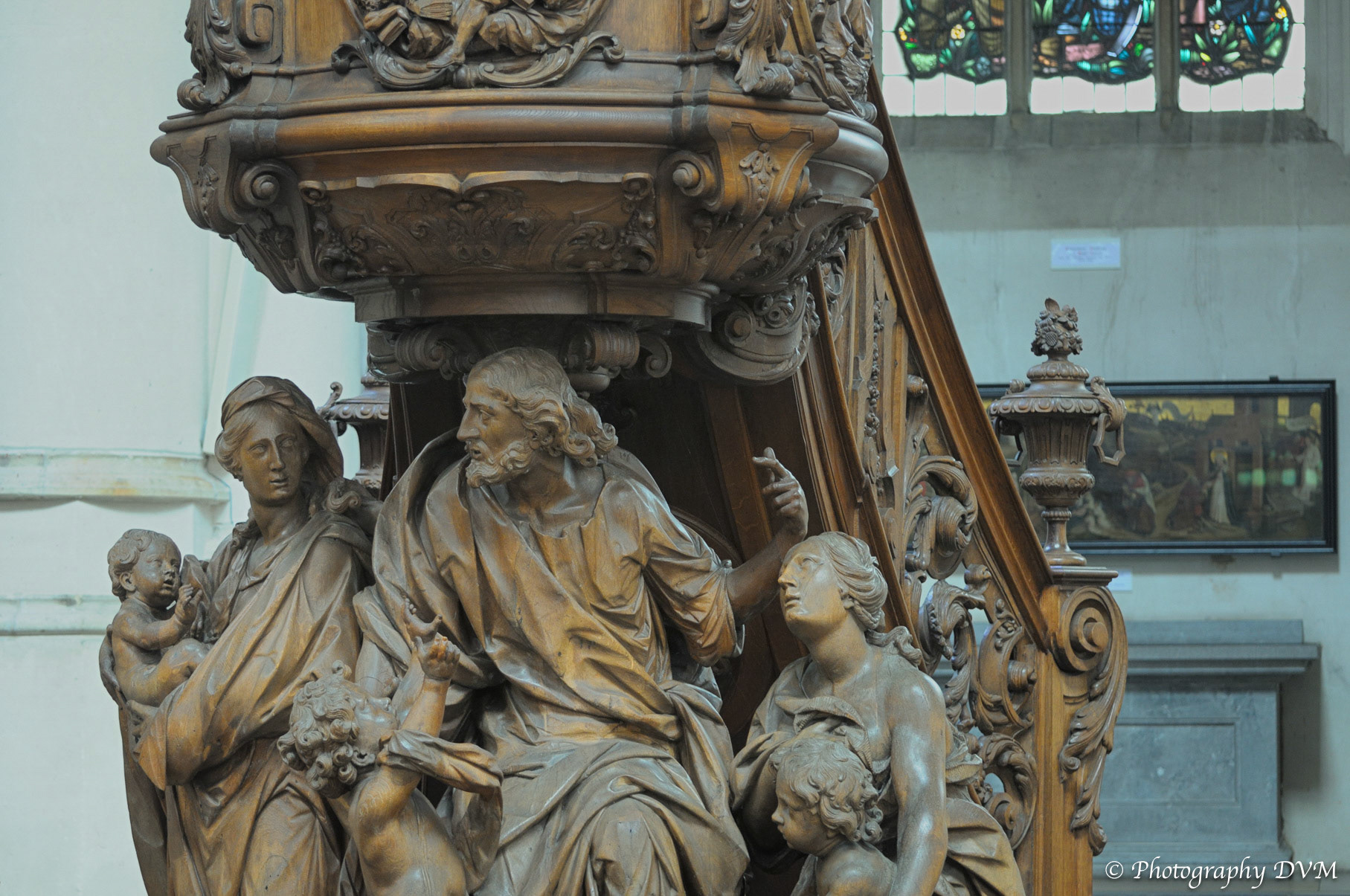 Groep onder de predikstoel - Group under the pulpit