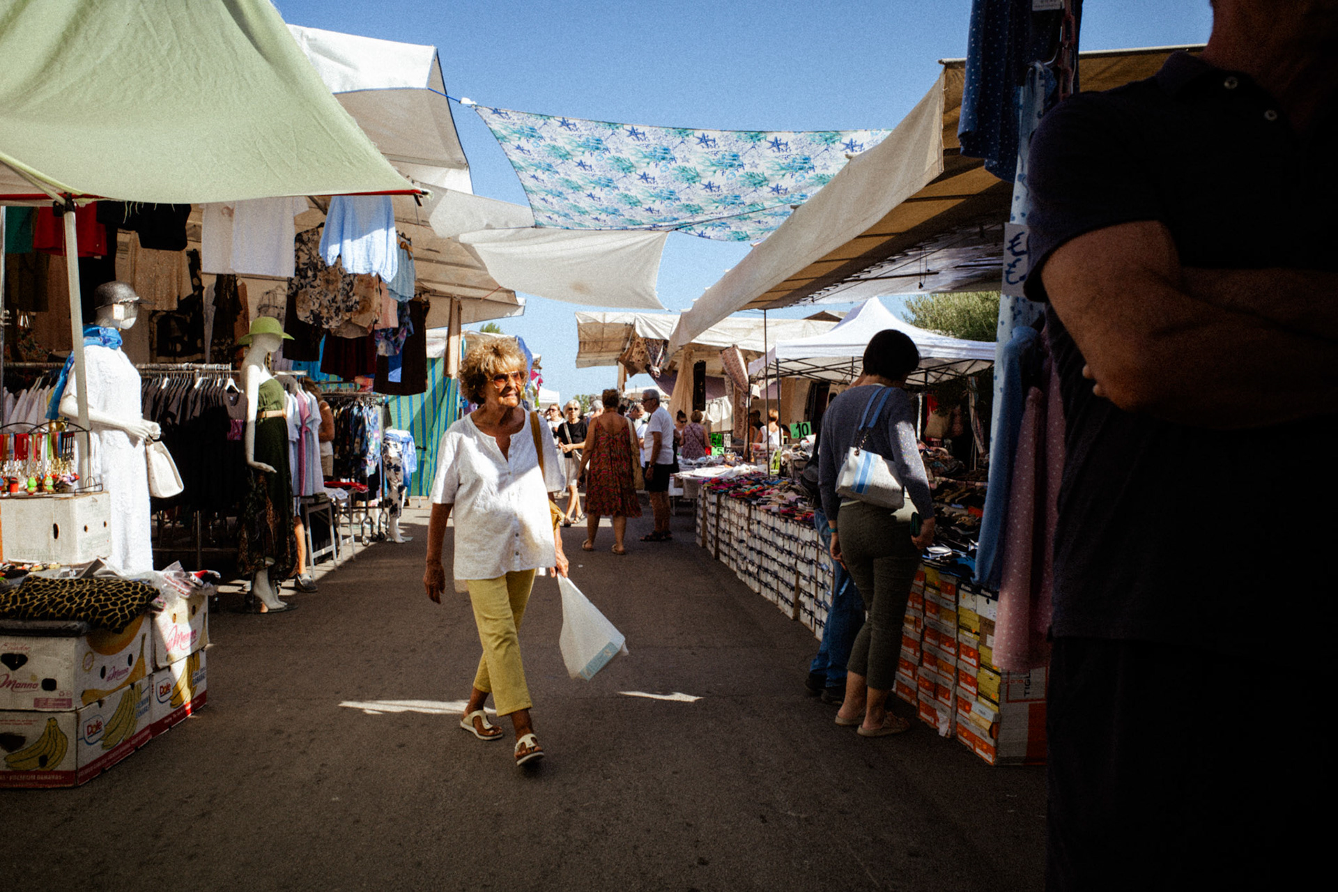 Fragments of a sunny market