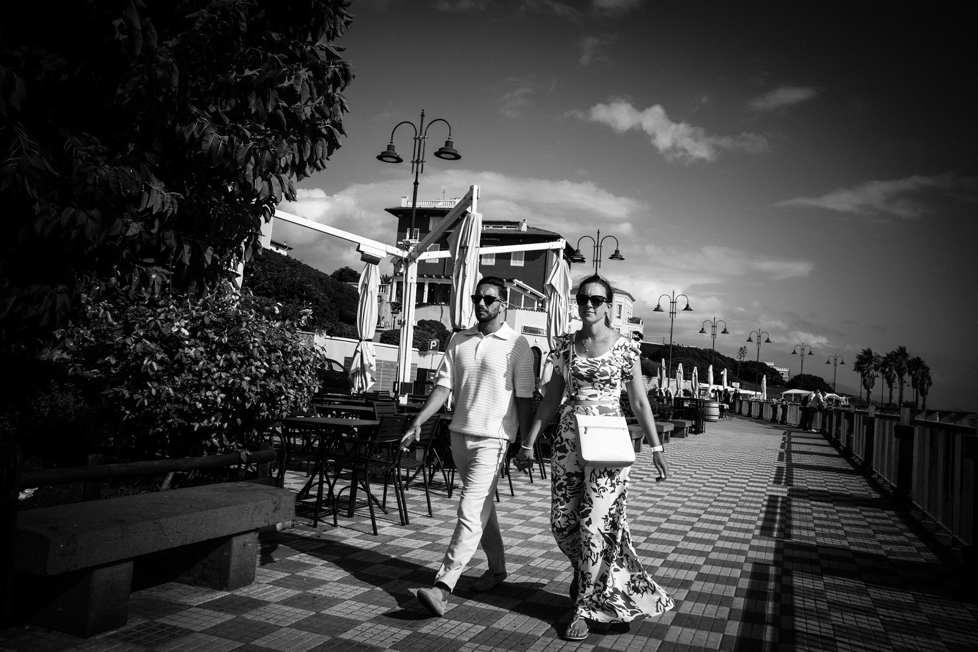 A promenade carved in light