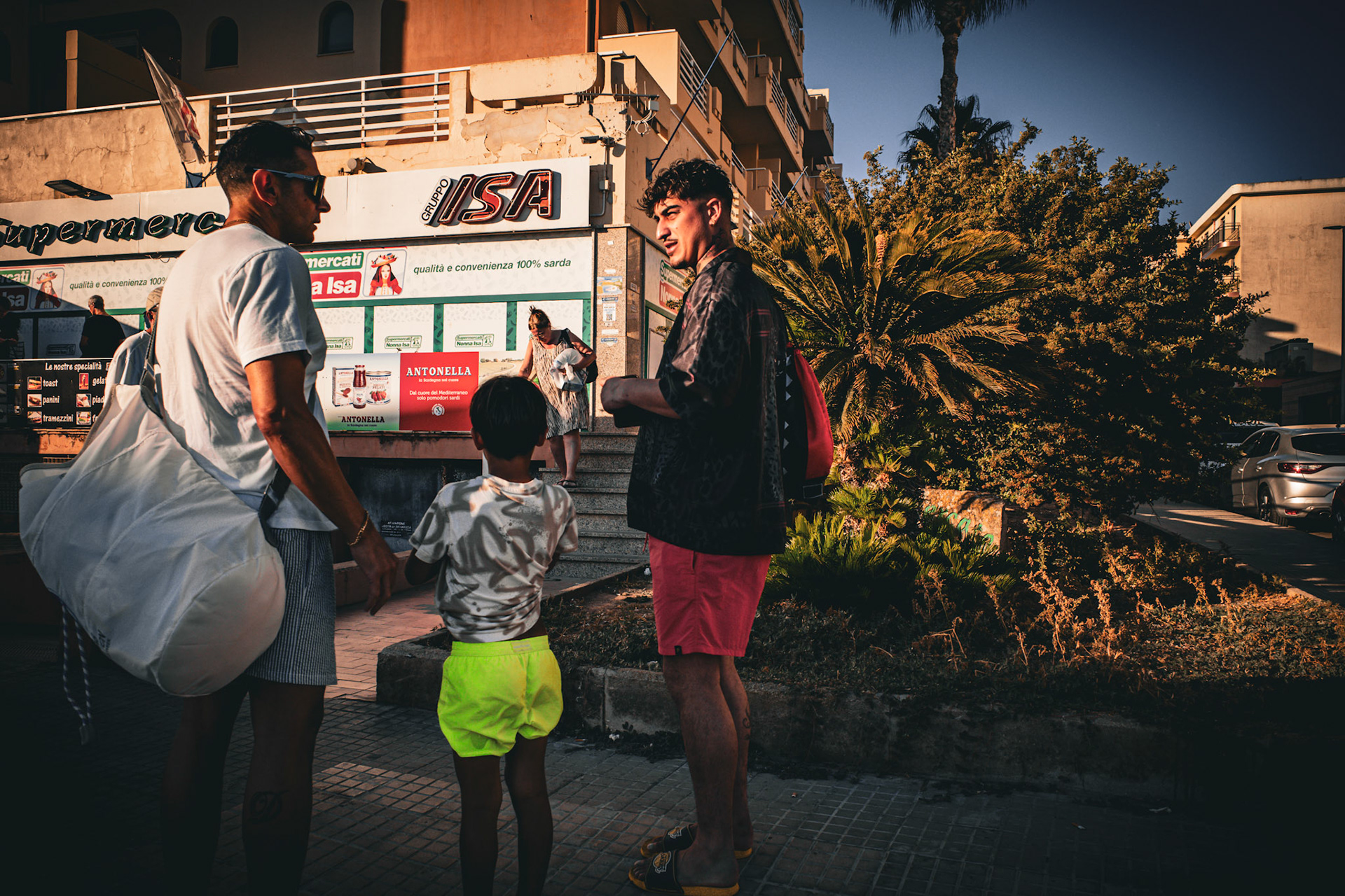 Golden hour, plastic sandals and plans