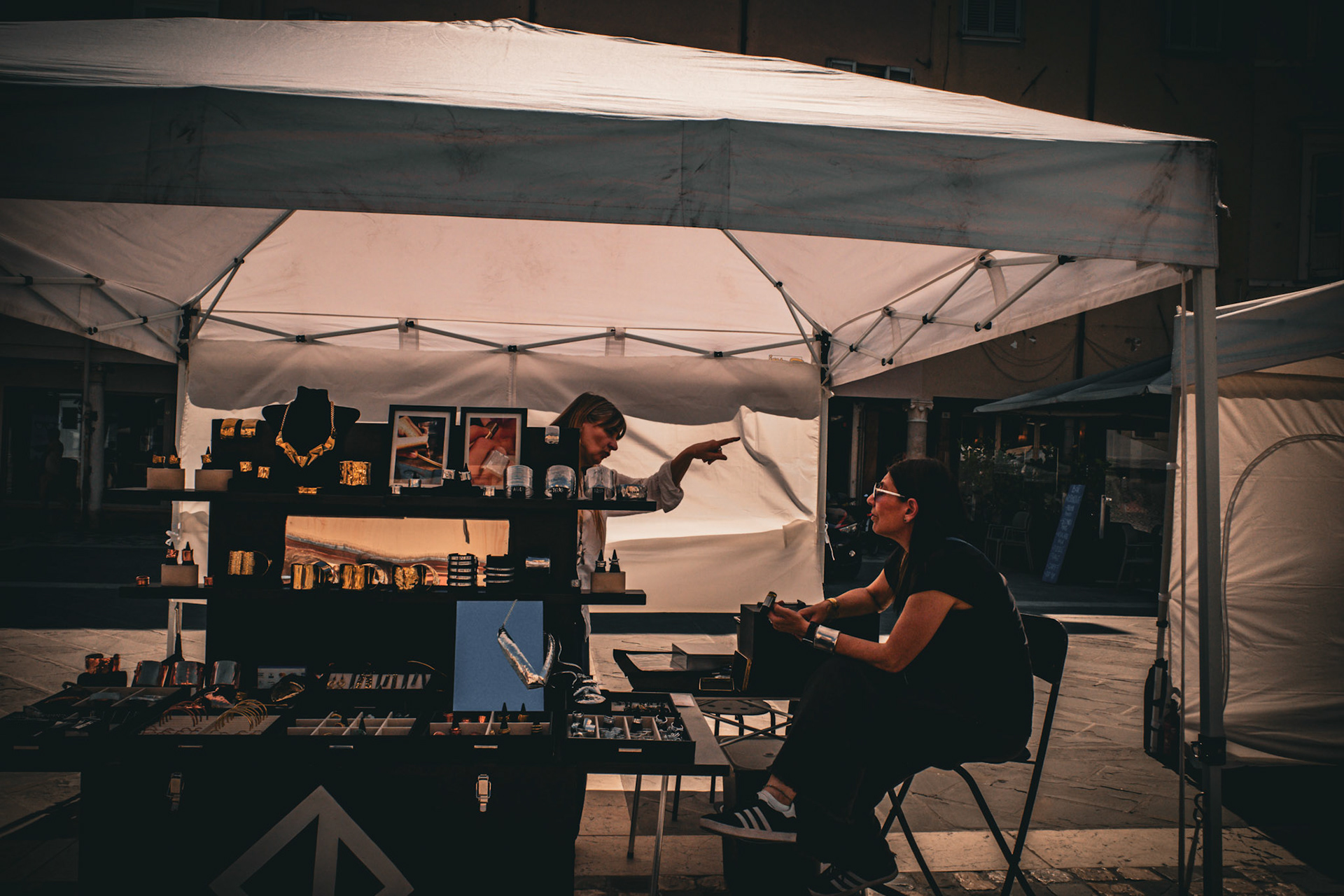 Silver tongue, gold words