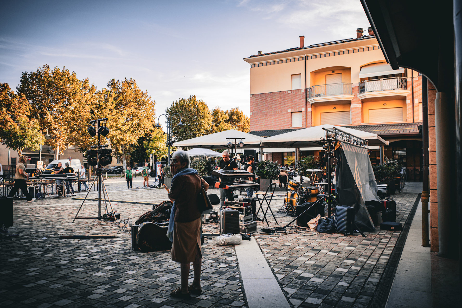 Echoes before the music