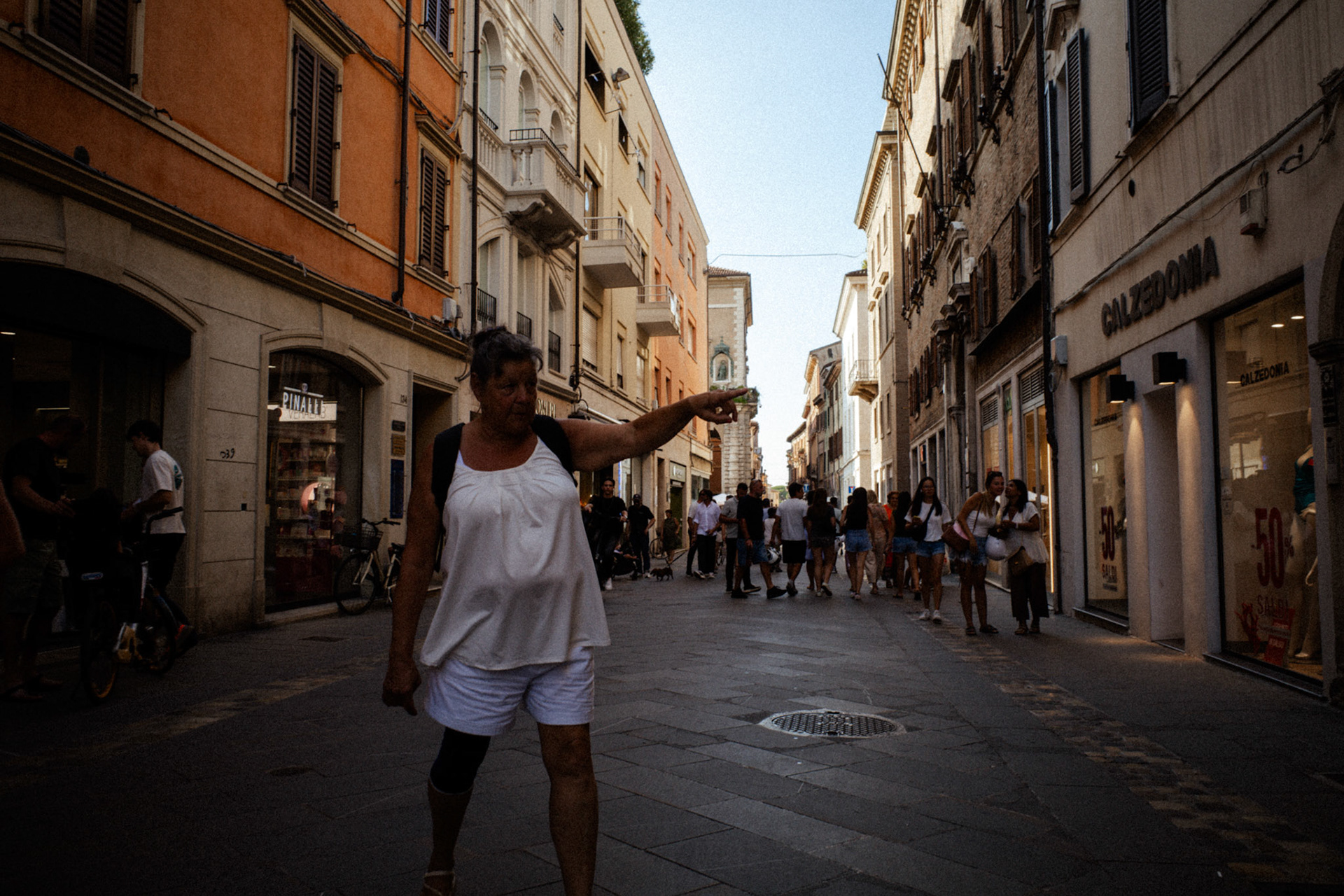 The gesture of the streets