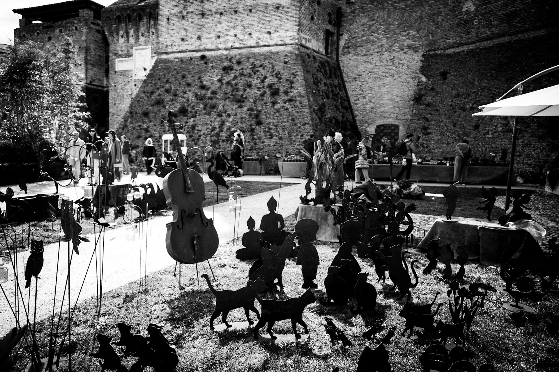 Echoes in the courtyard