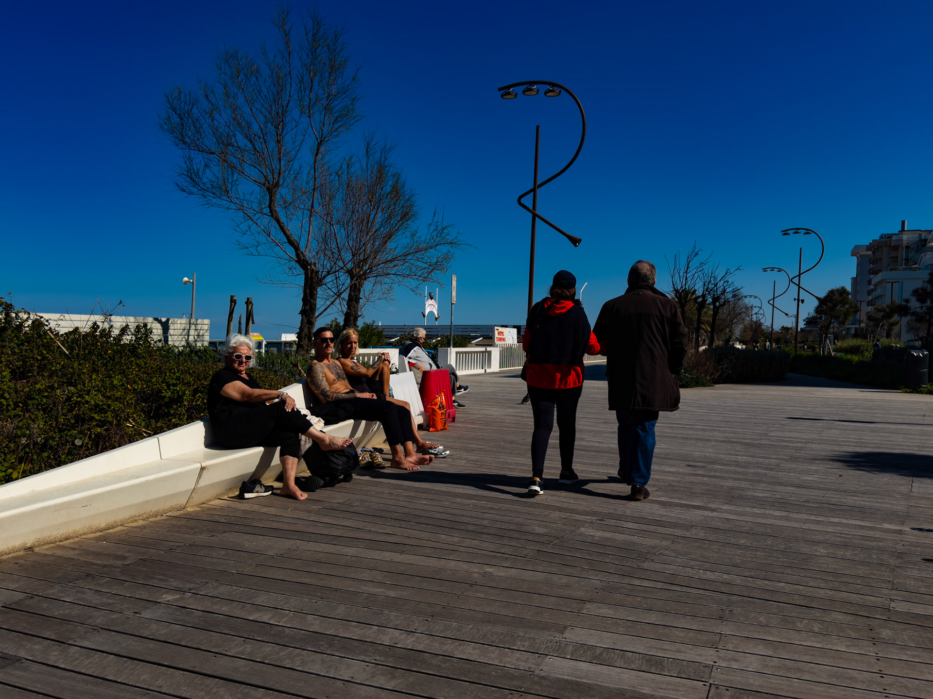 Rimini breathing: Moments hanging over the sea