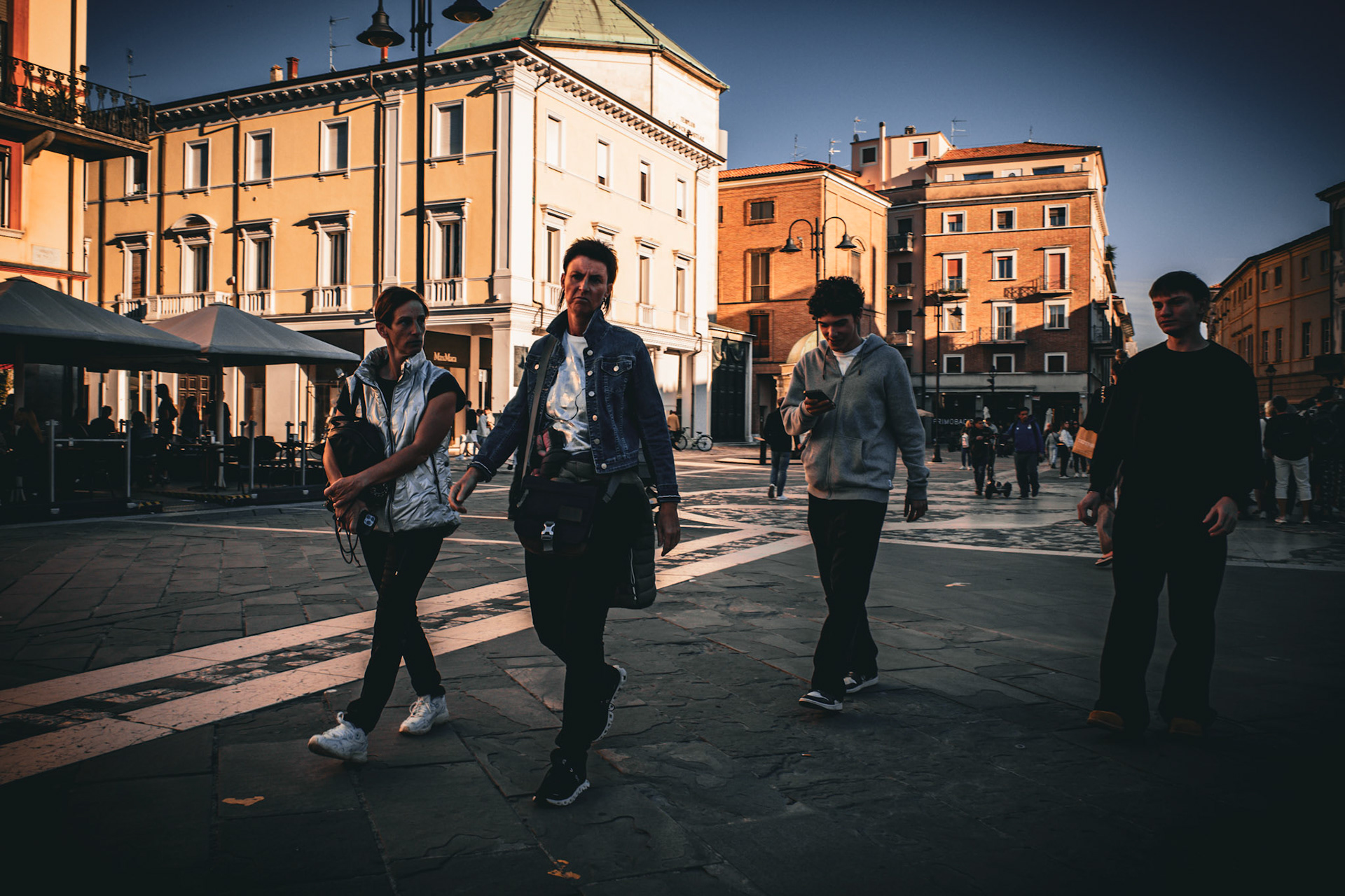 Where the light lingers