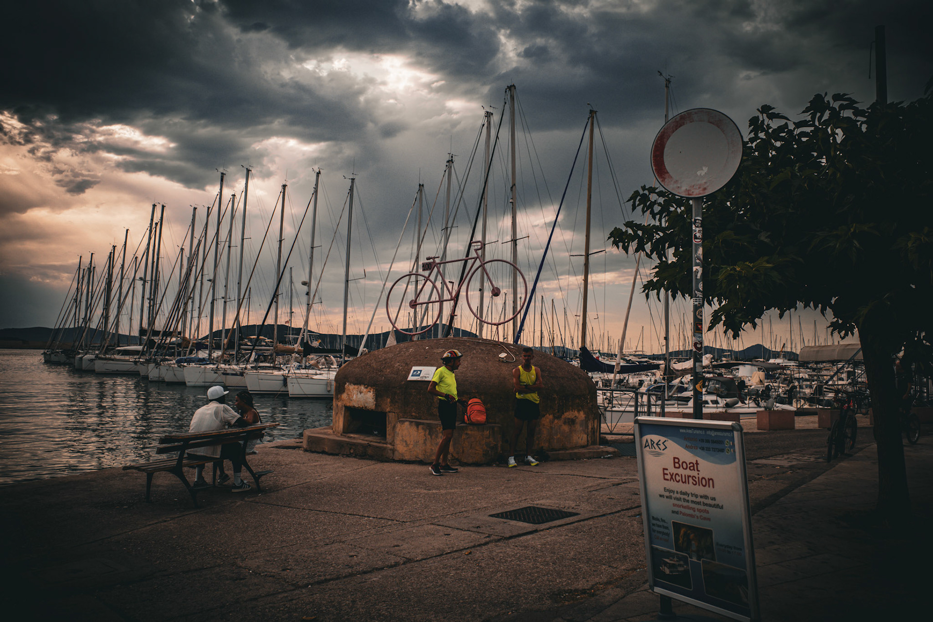 Echoes by the harbor