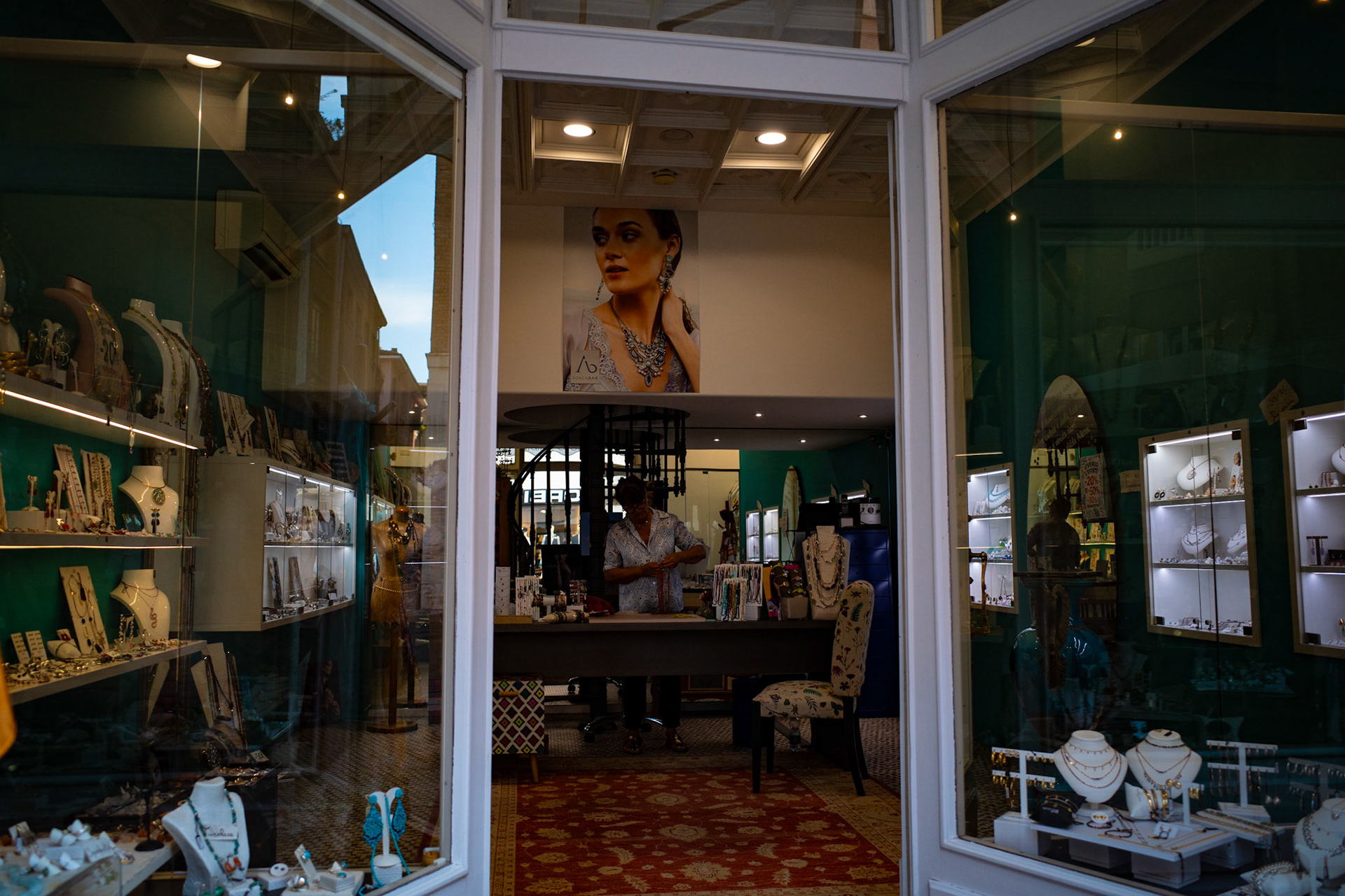 The jeweler’s silence