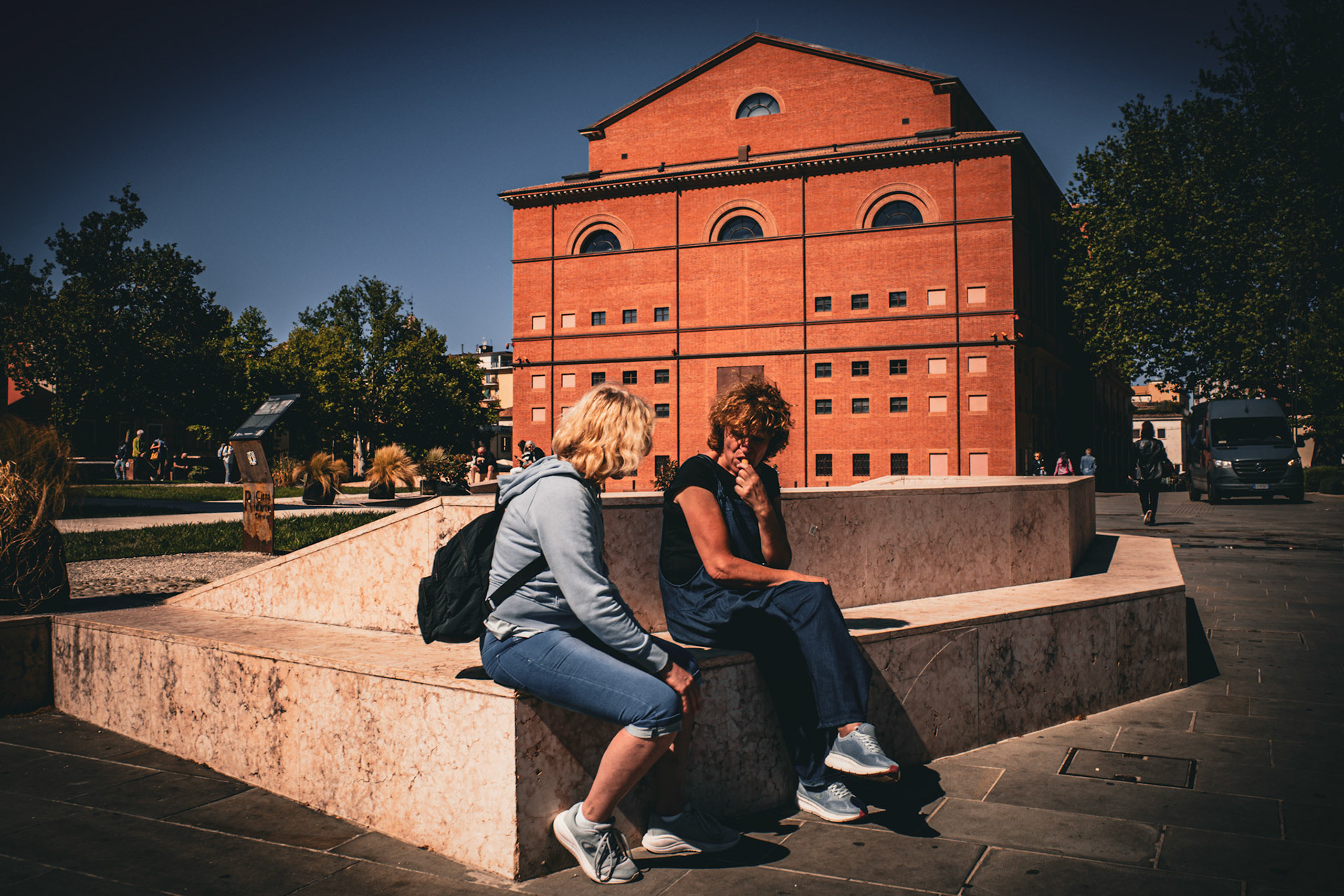 Between words, the city listens